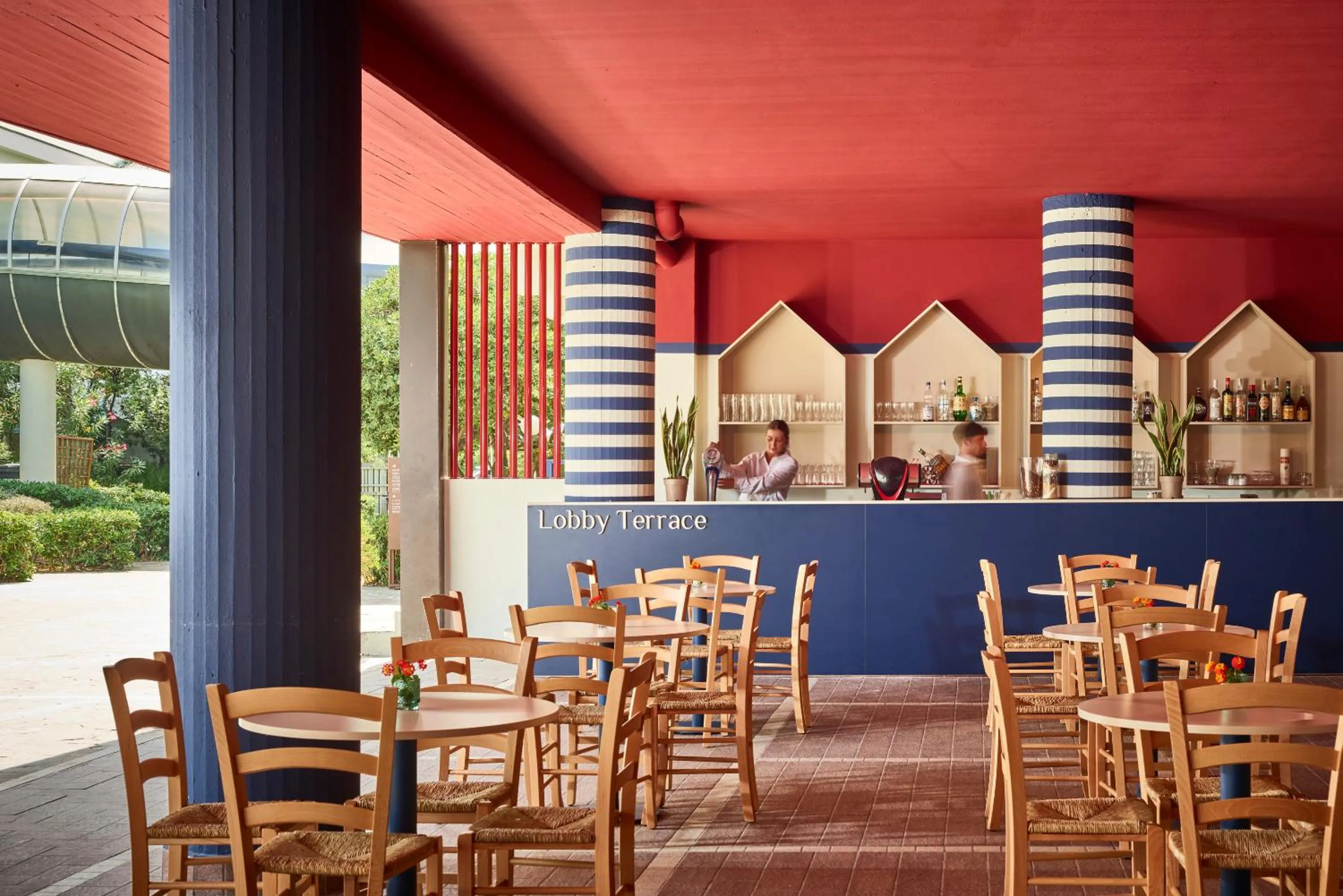 Restaurant/places to eat in Serena Majestic Residence