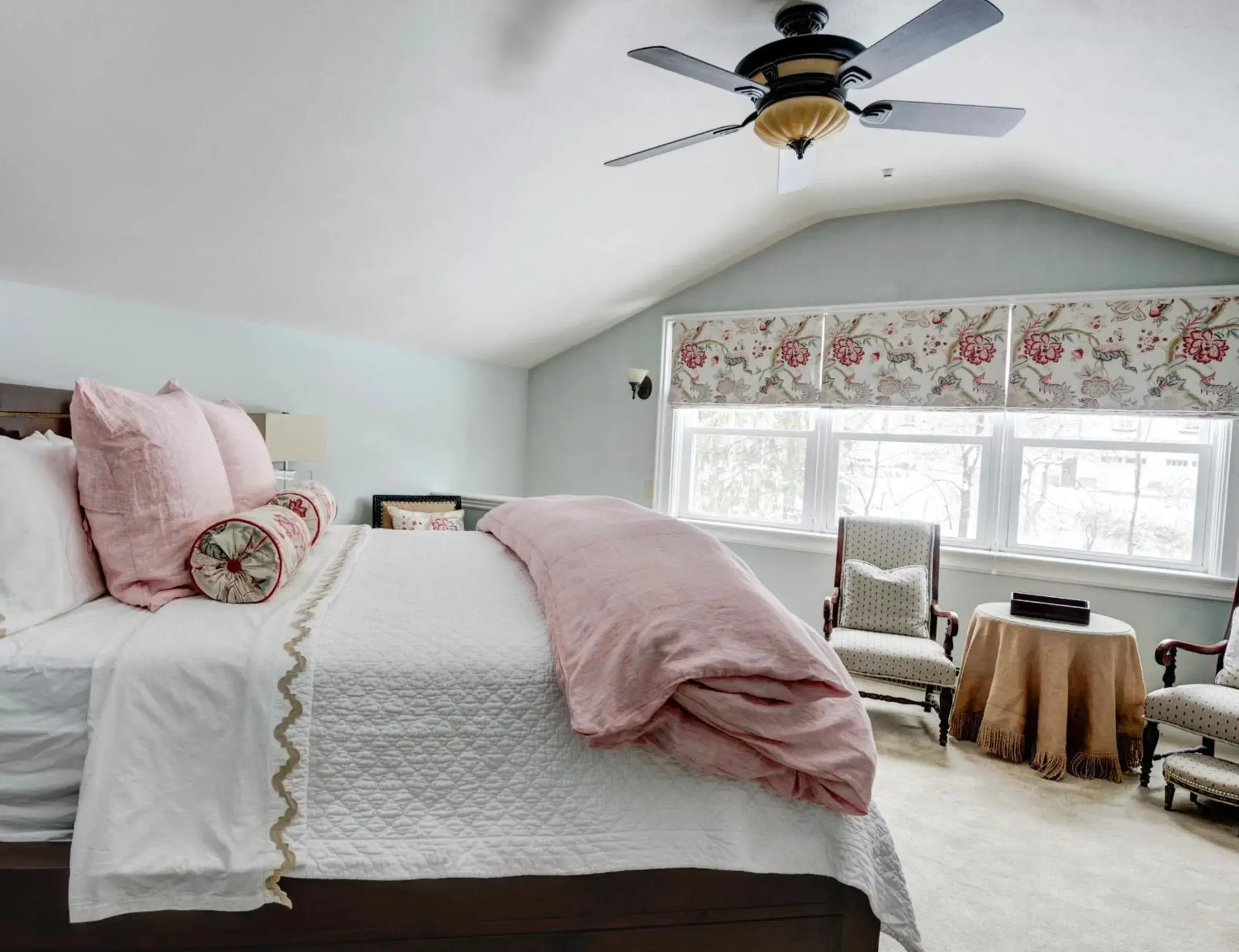 Deluxe King Suite in 34 State "Historic Luxury Suites" Skaneateles Deluxe King Suite in 34 State "Historic Luxury Suites" Skaneateles