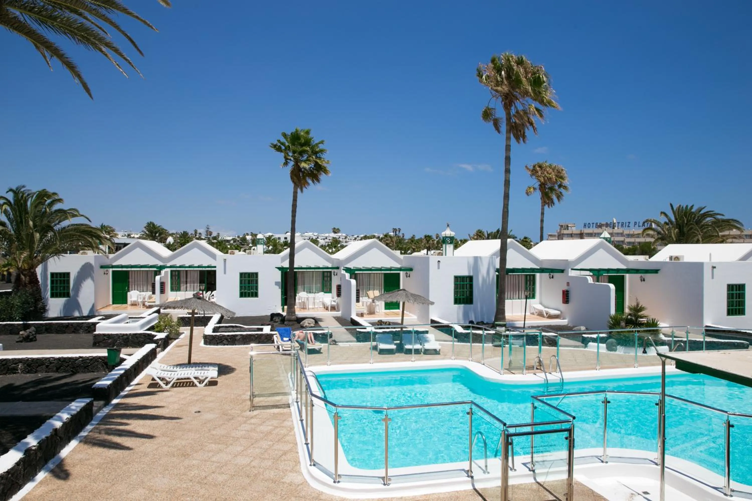 Swimming pool in Apartamentos LIVVO Las Gaviotas