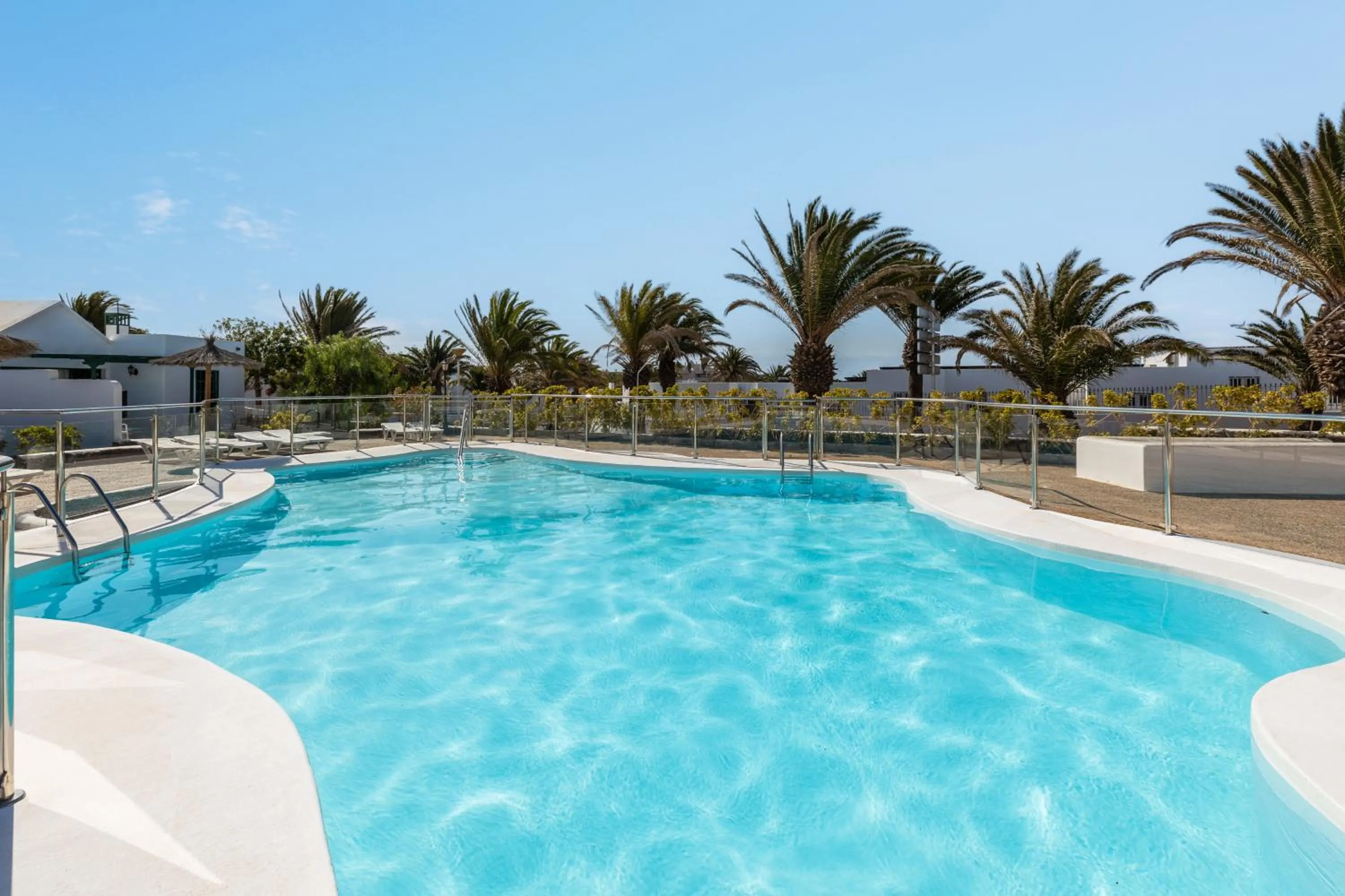 Swimming pool in Apartamentos LIVVO Las Gaviotas