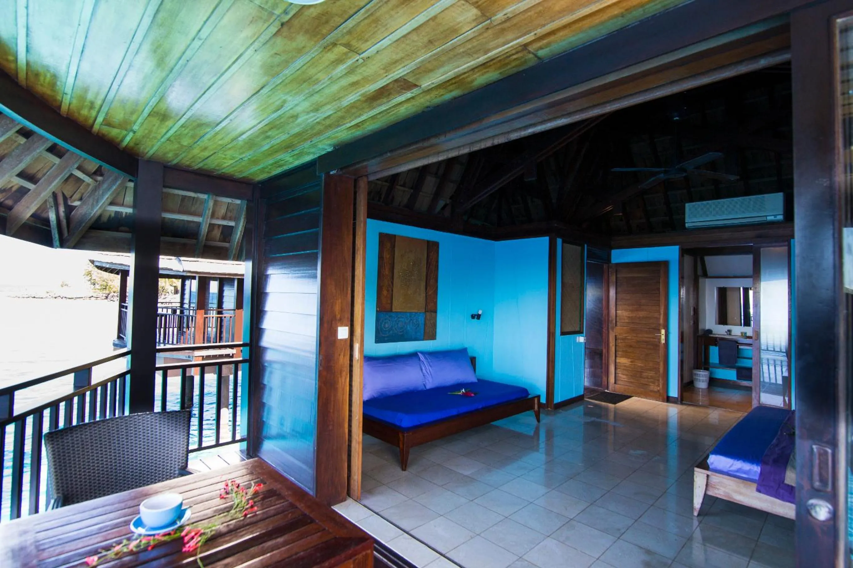 Seating area, Bed in Oa Oa Lodge