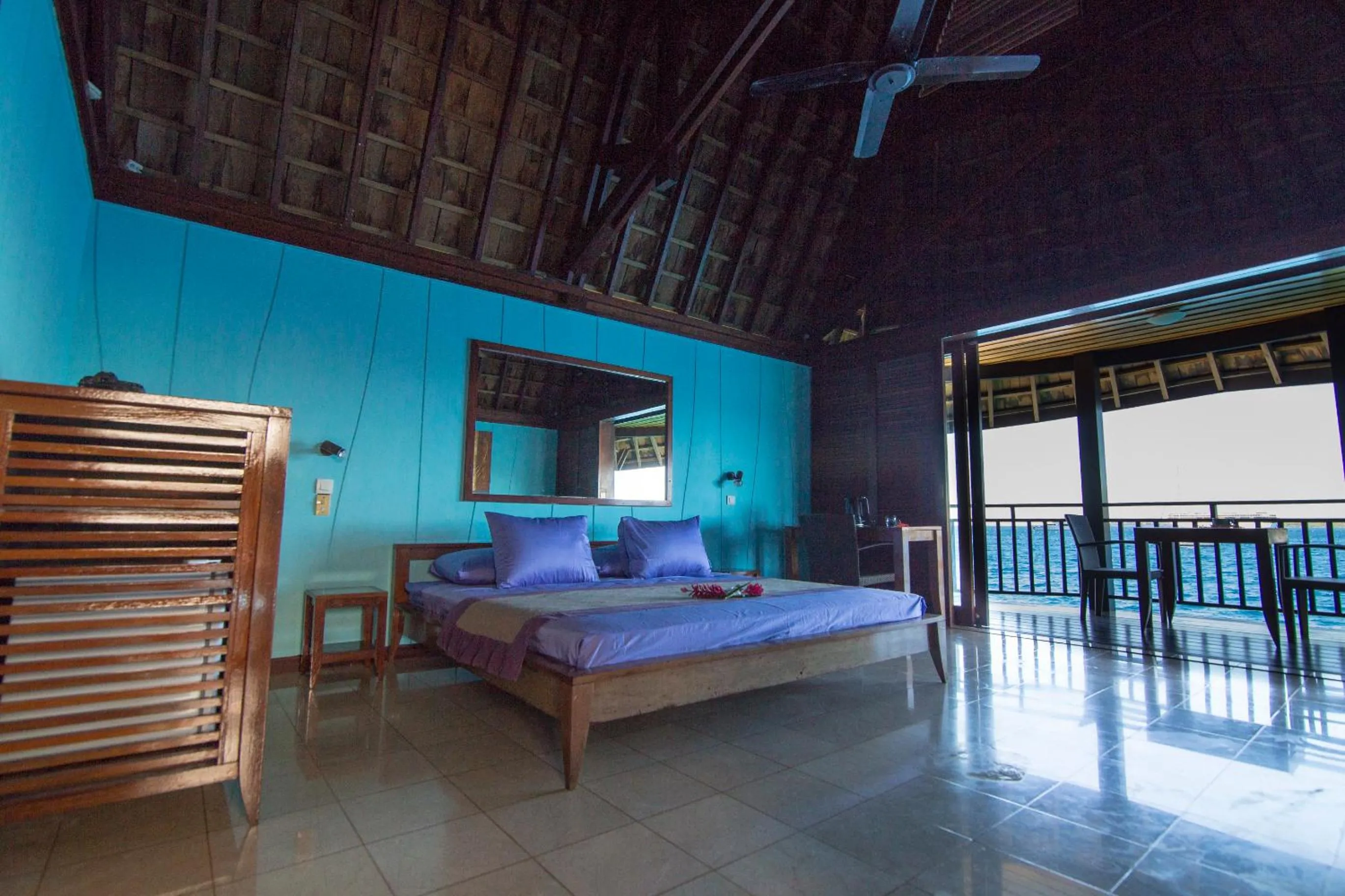 Photo of the whole room, Bed in Oa Oa Lodge