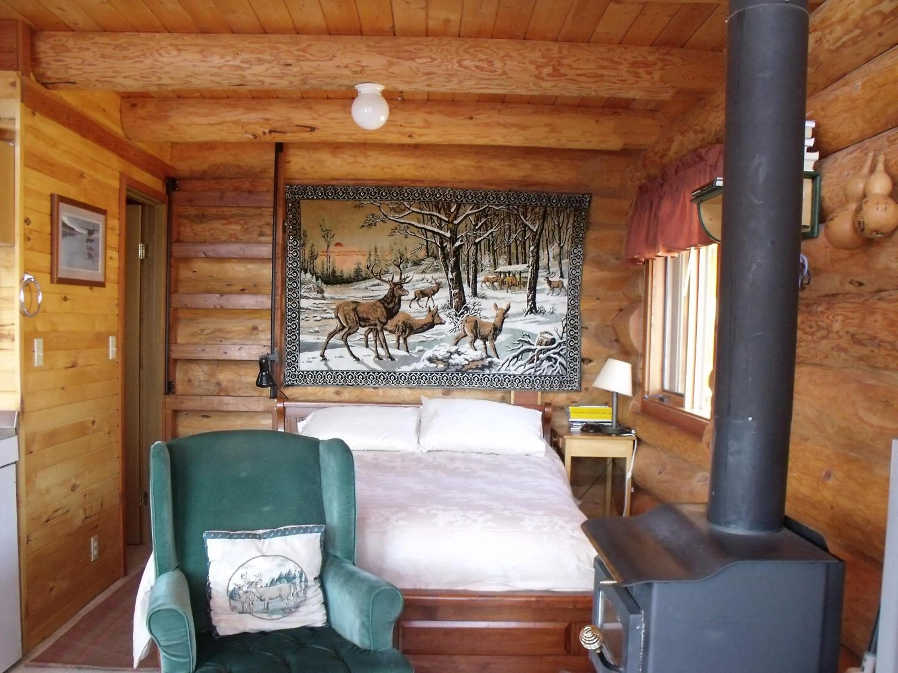 Bedroom in Nimpo Lake Resort