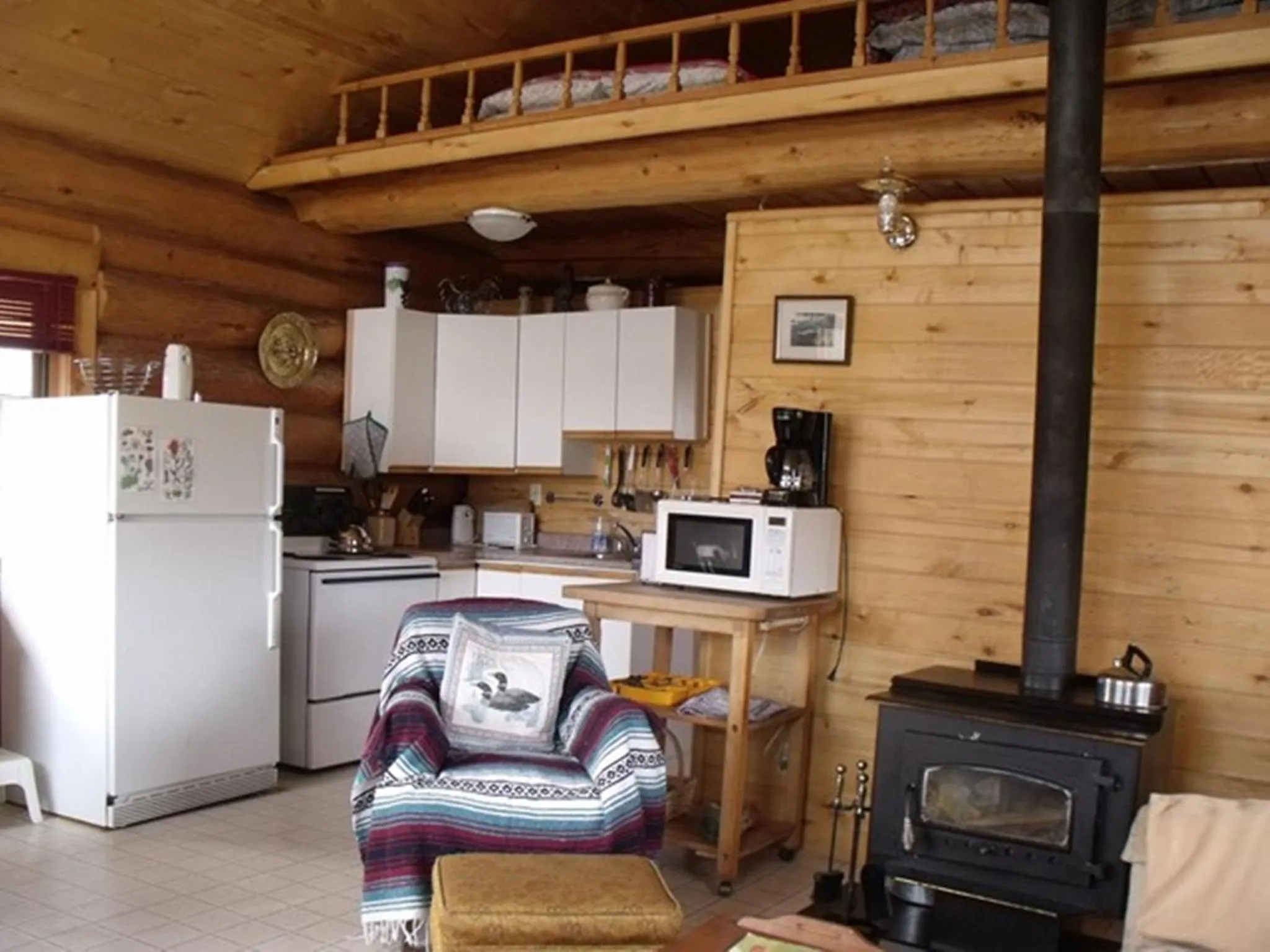 Kitchen or kitchenette in Nimpo Lake Resort