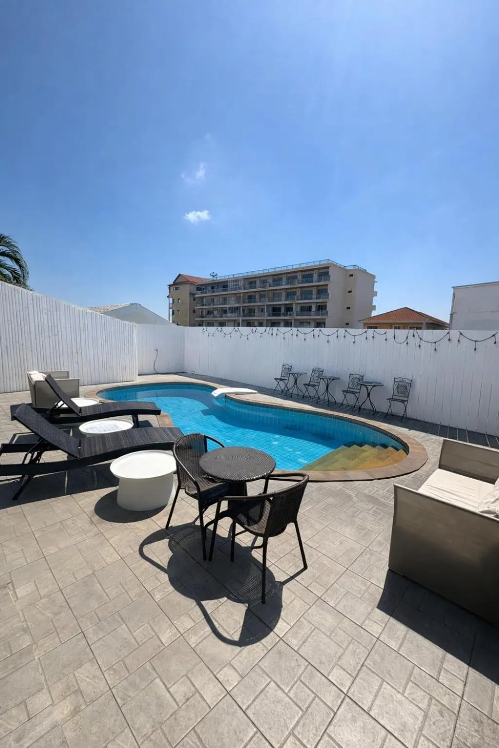 Swimming pool in 1715 House - White Rhino