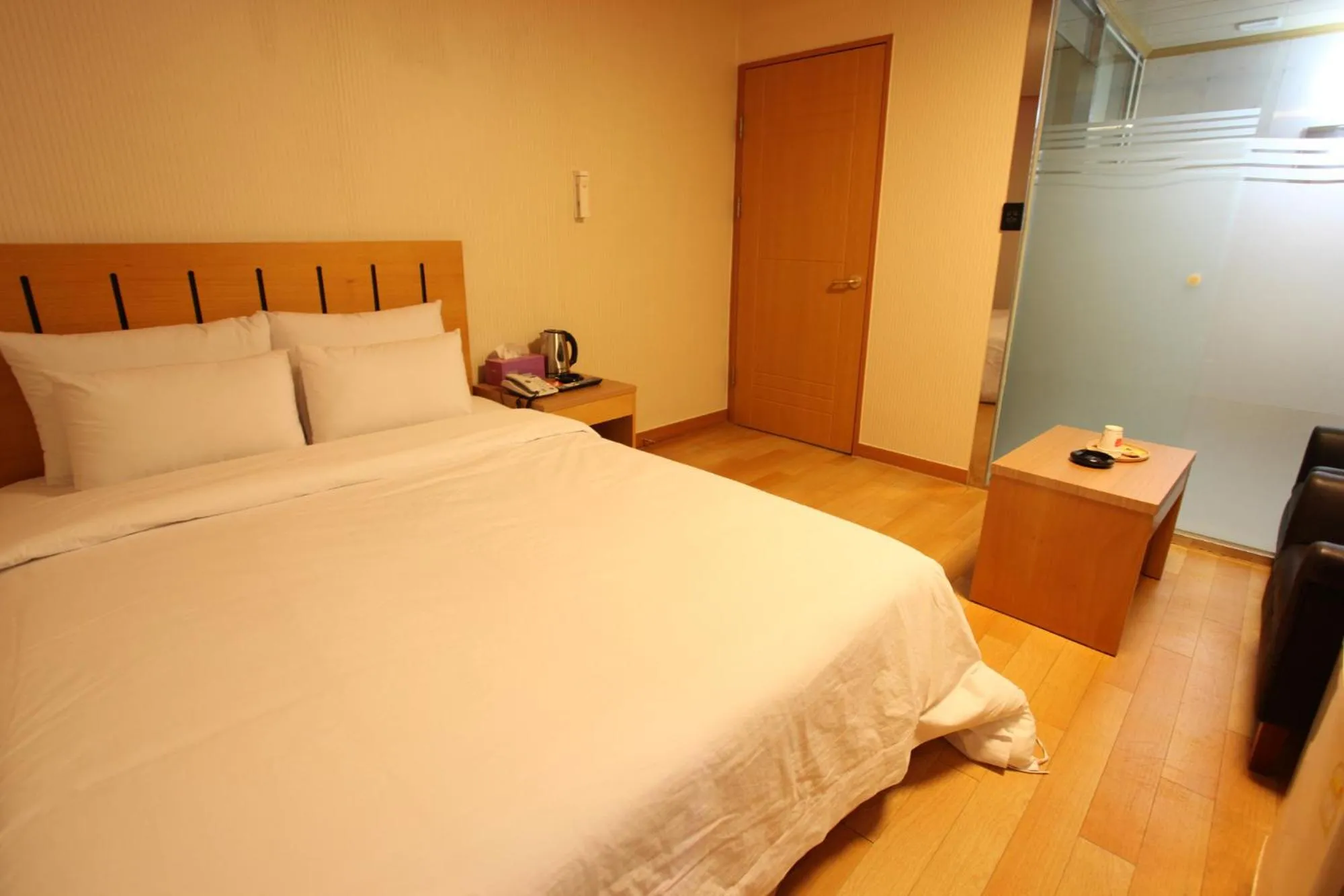 Bedroom, Bed in Prince Hotel