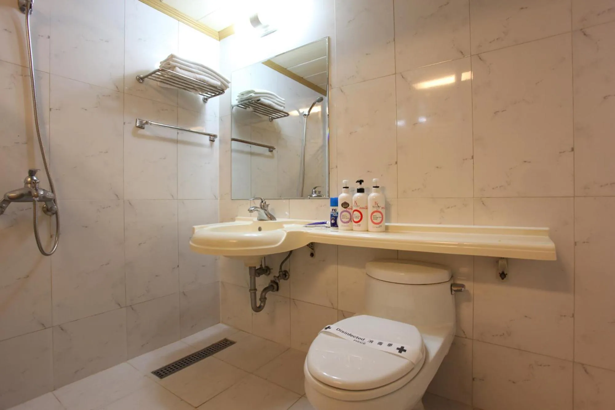 Shower in Prince Hotel