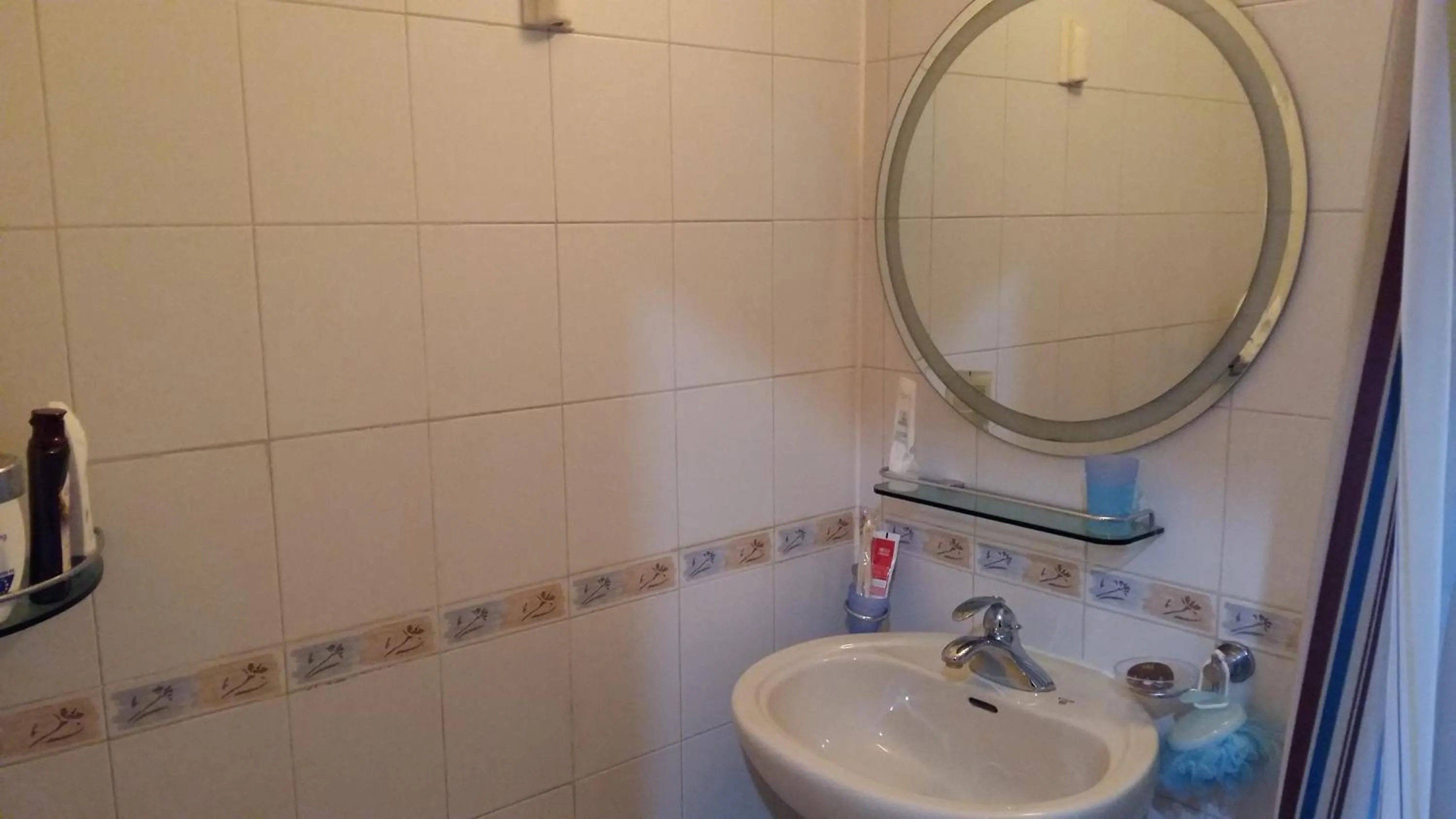 Bathroom in Fermata Pension