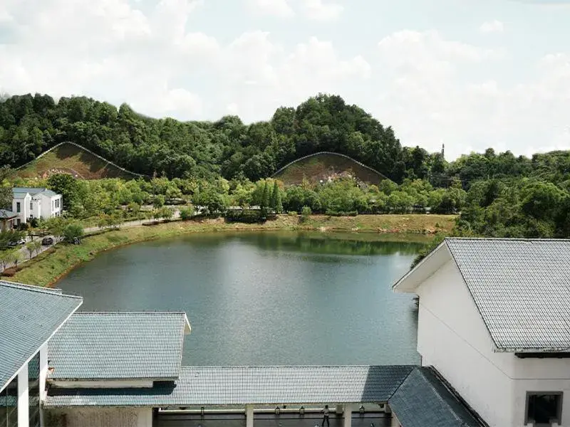 Double Room with Balcony in LakeSide Resort Jingdezhen Double Room with Balcony in LakeSide Resort Jingdezhen