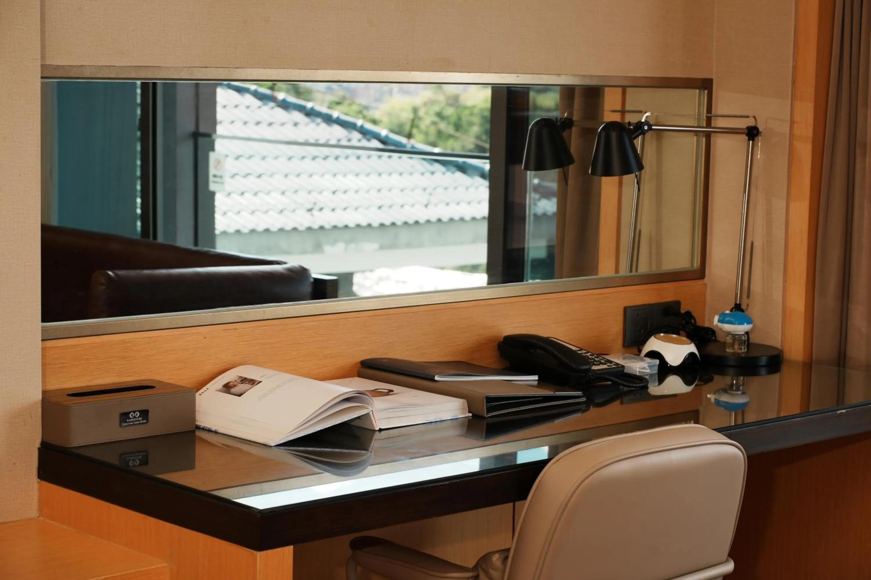 Twin Room with Lake View in LakeSide Resort Jingdezhen