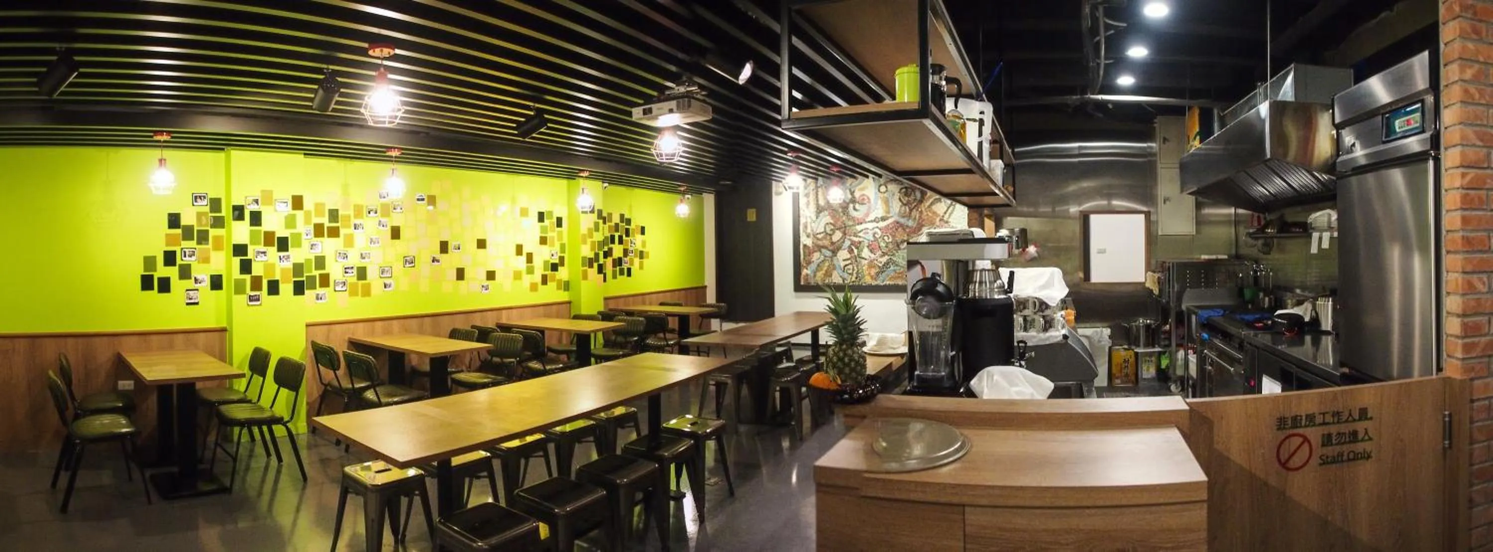 Restaurant/places to eat in Energy Inn