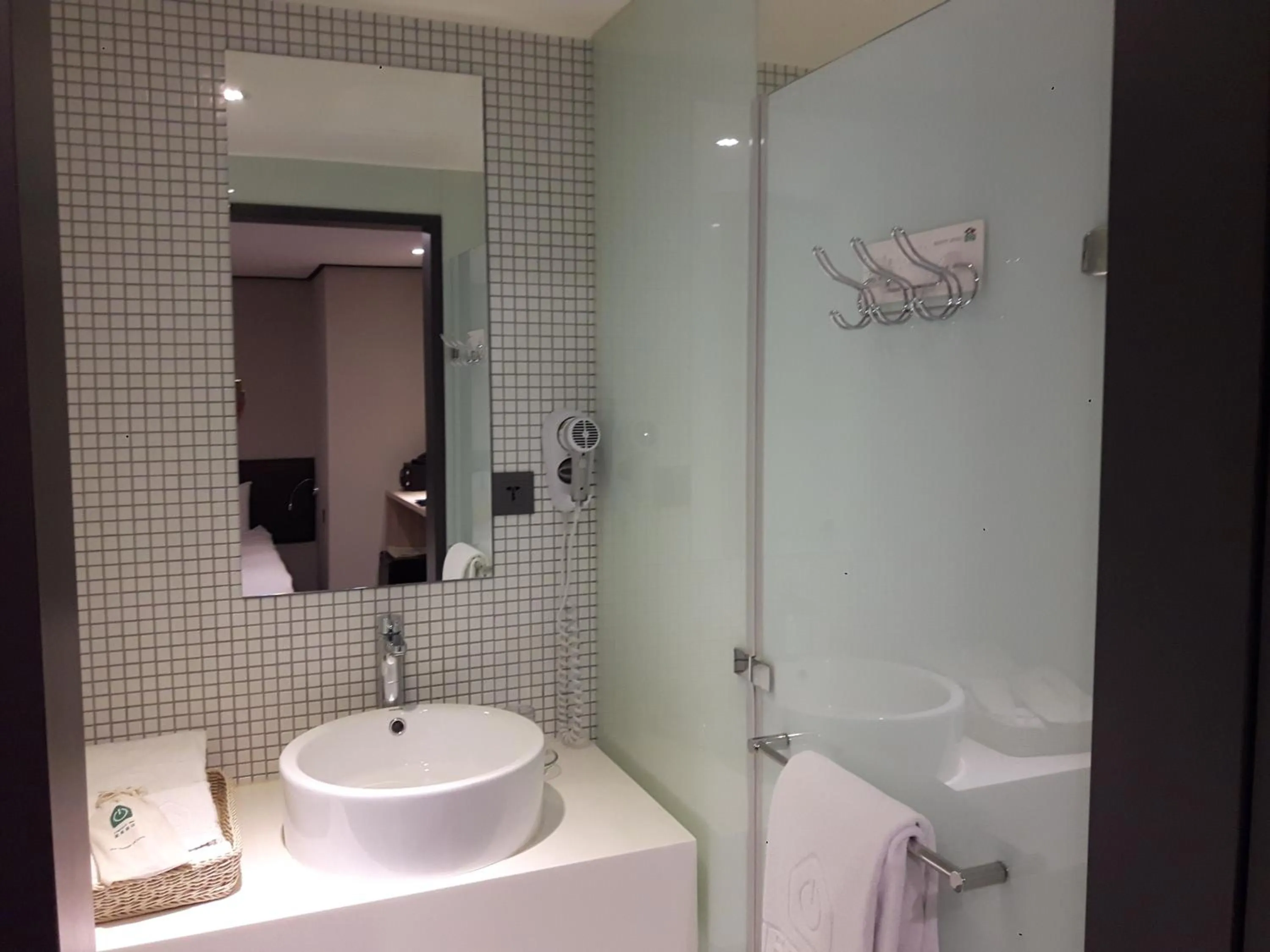 Shower in Energy Inn