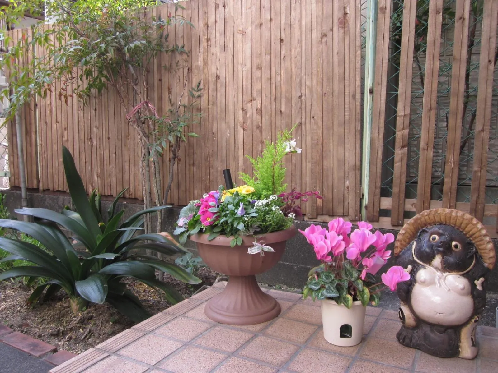 Decorative detail in Enman Guest House Osaka