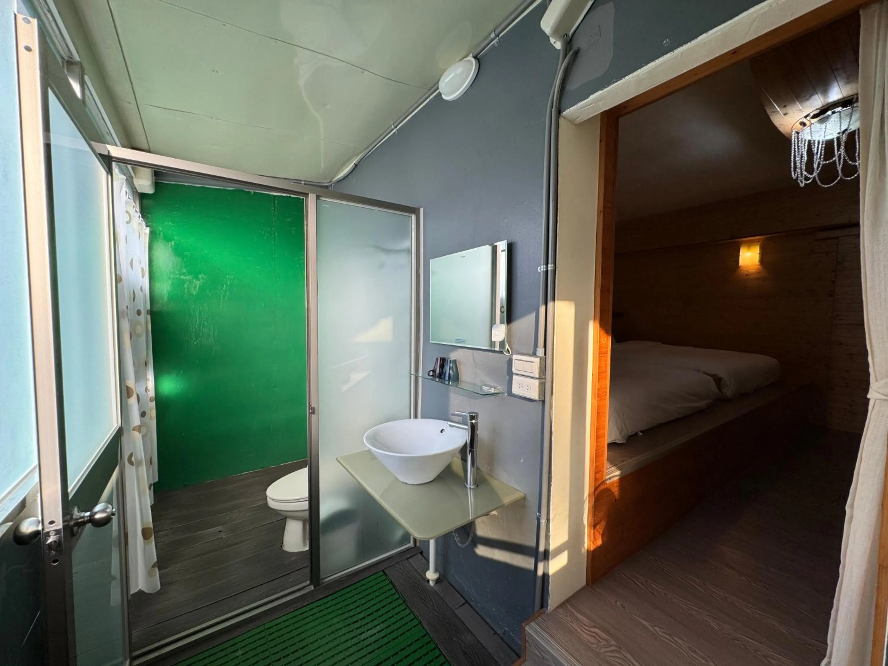 Bathroom in Runners' House Taitung