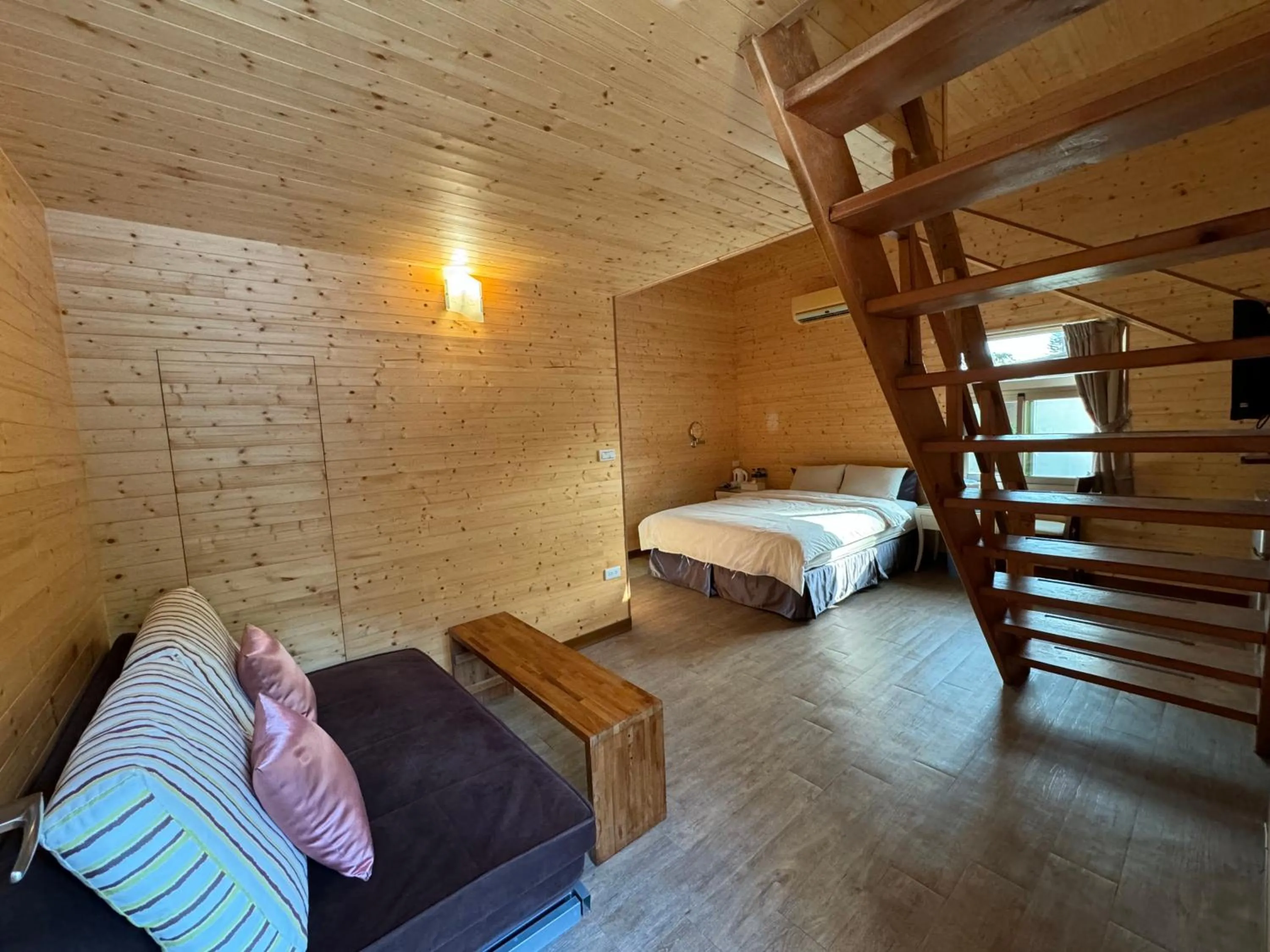 Photo of the whole room, Bed in Runners' House Taitung