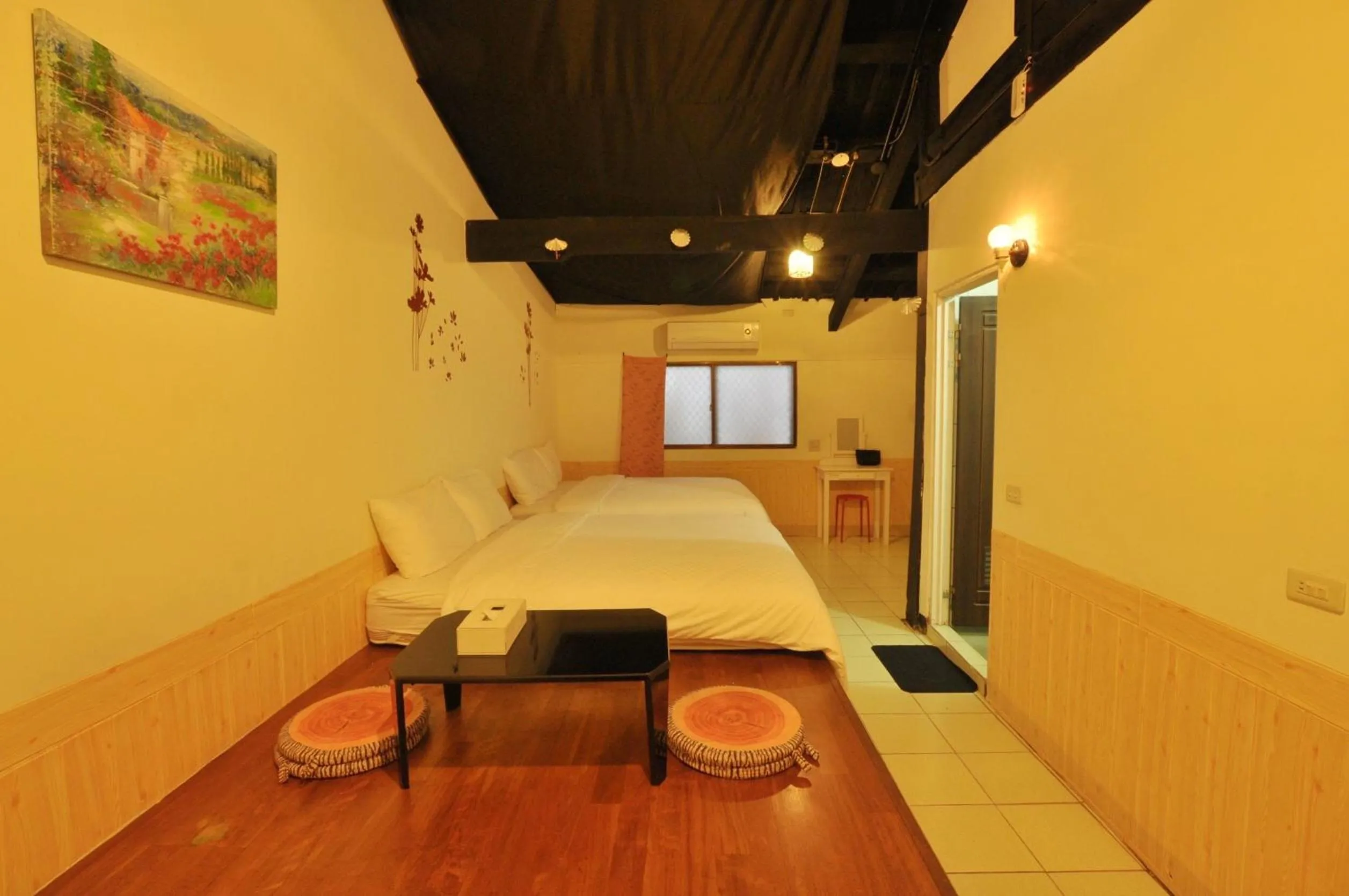 Photo of the whole room, Bed in Runners' House Taitung