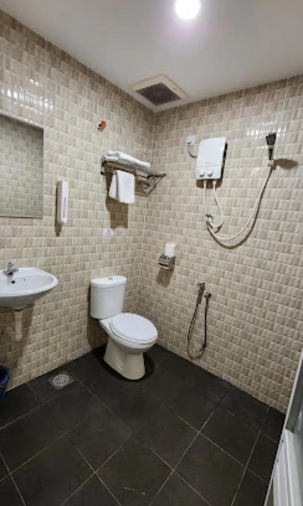 Bathroom in Sam Hotel Sitiawan