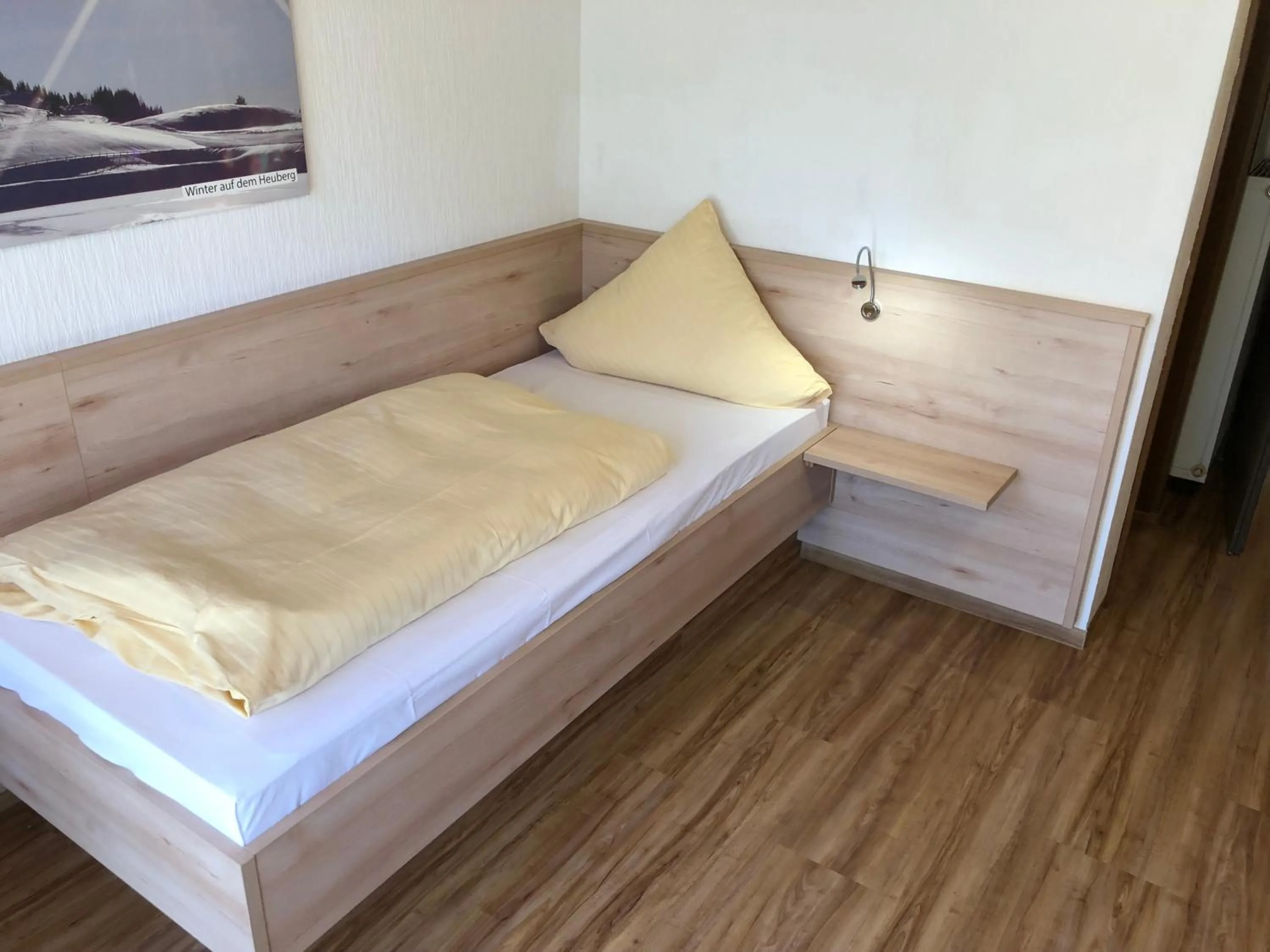 Day, Bed in Hotel Heuberger Hof, Wehingen