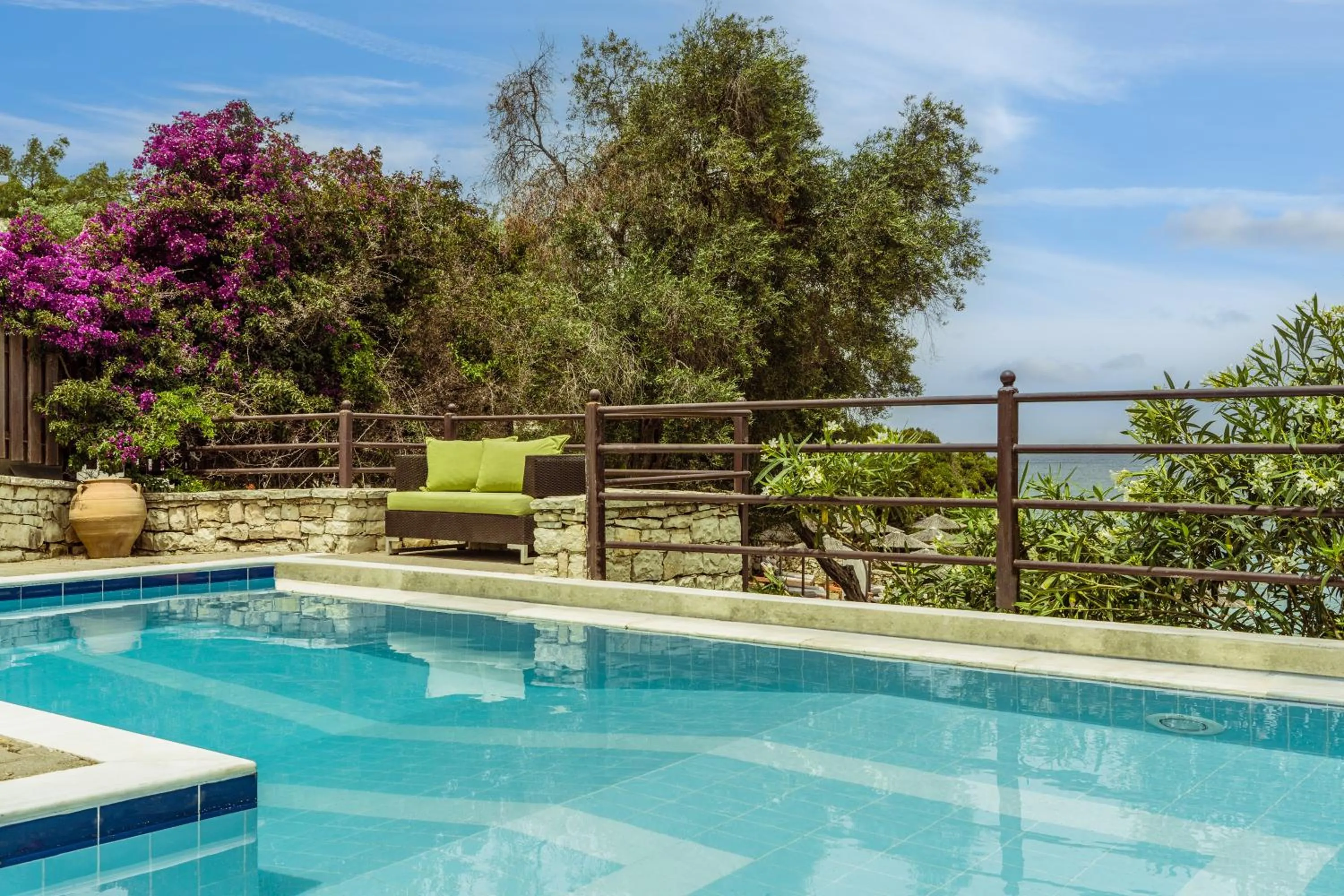 Swimming pool in Anassa Mare Villas & Residences