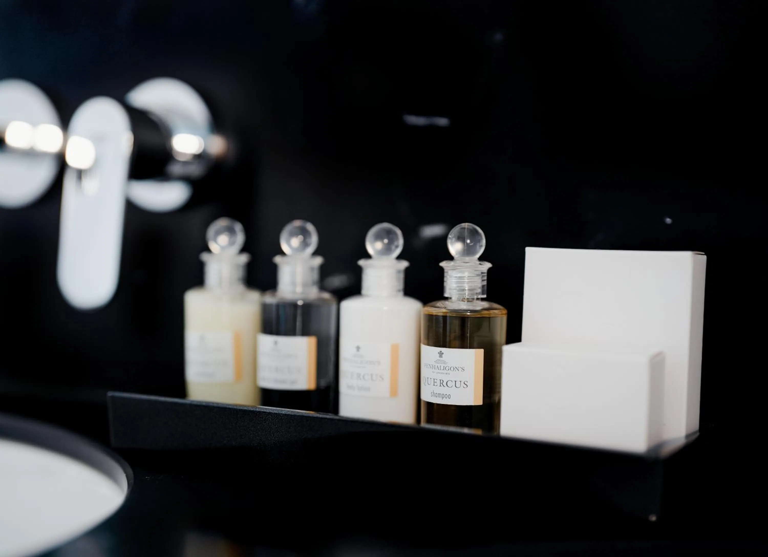 Bathroom in Crossbasket Castle, Hotel & Restaurant