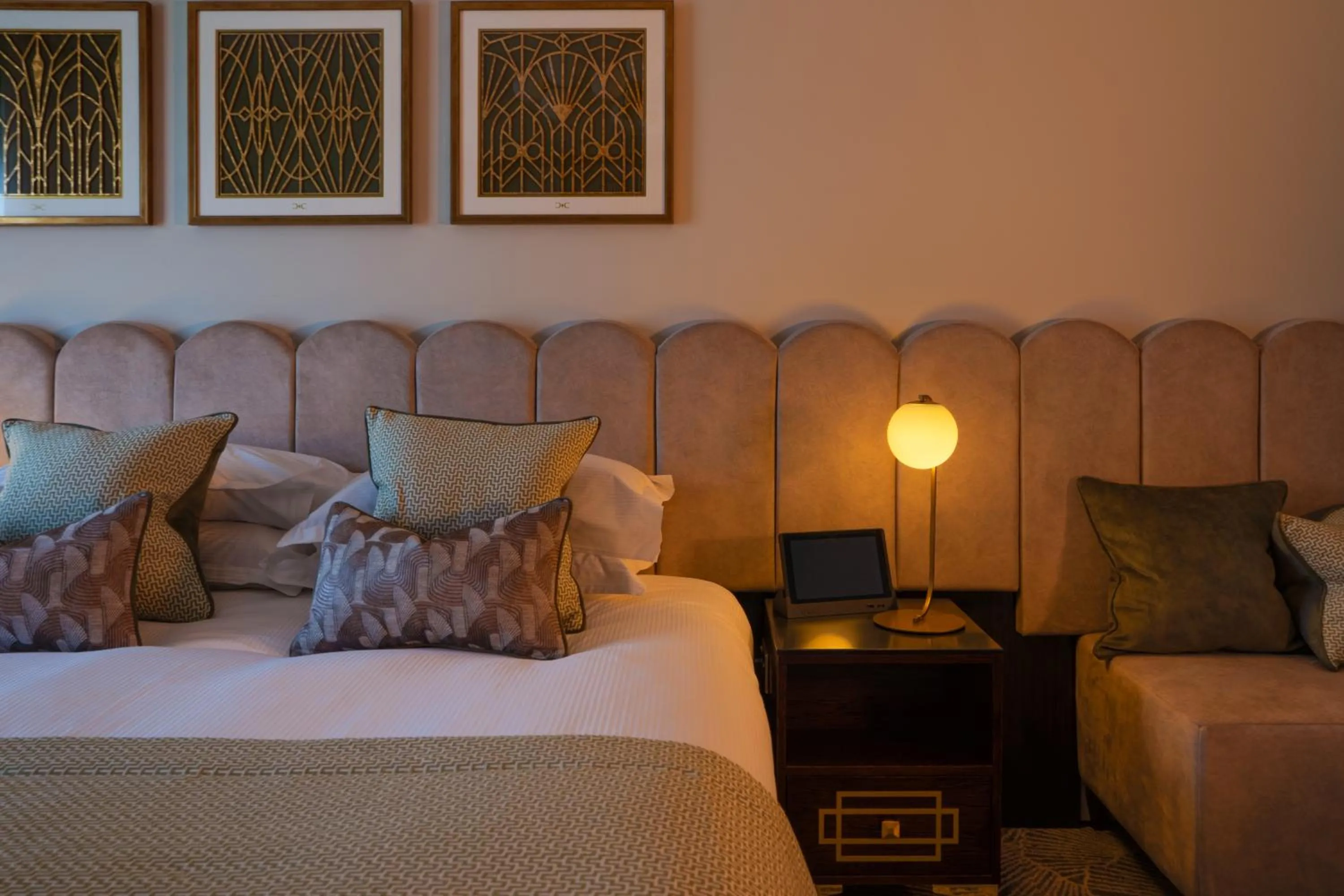 Bed in Crossbasket Castle, Hotel & Restaurant