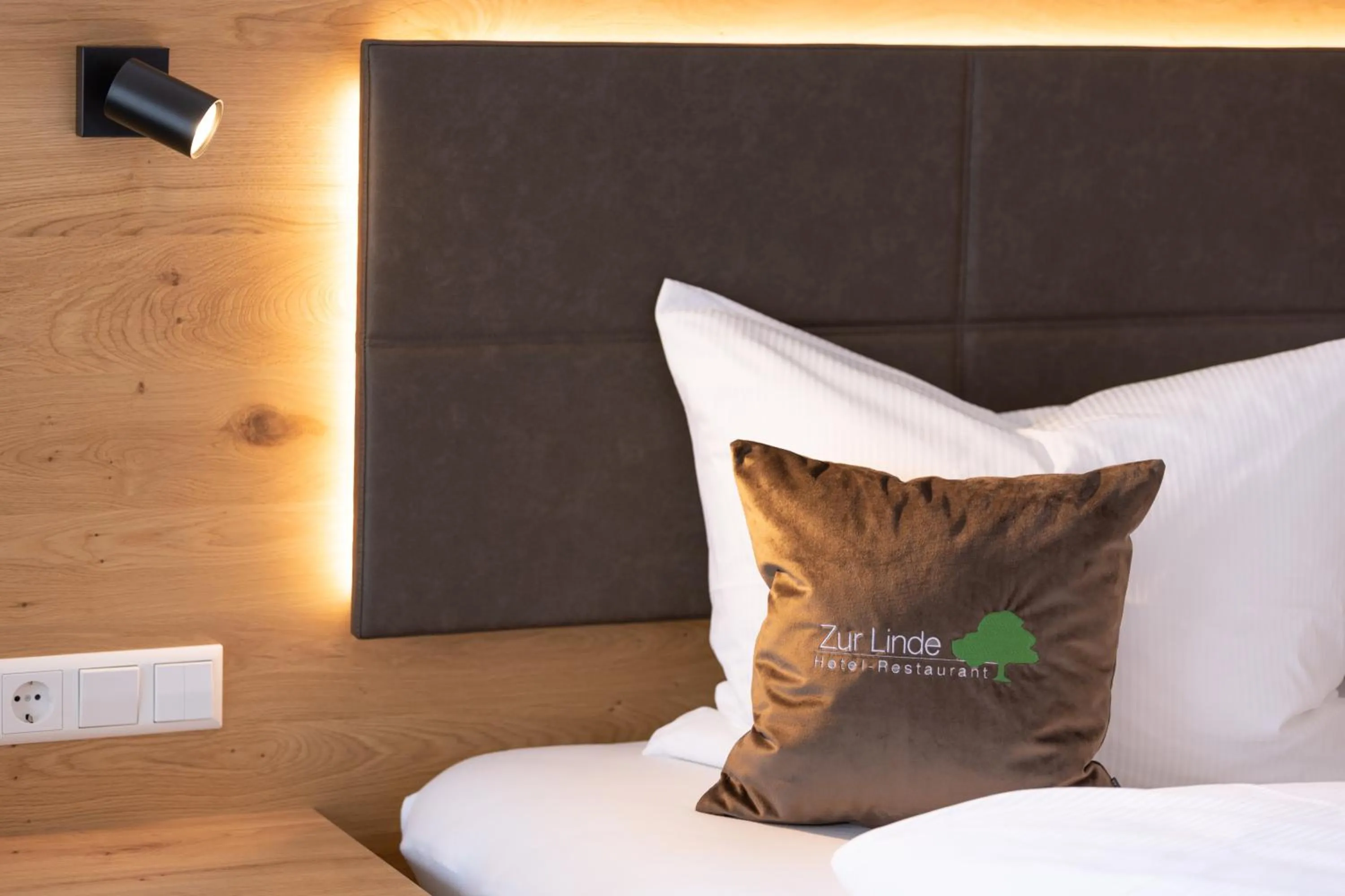 Bed in Hotel Restaurant Zur Linde