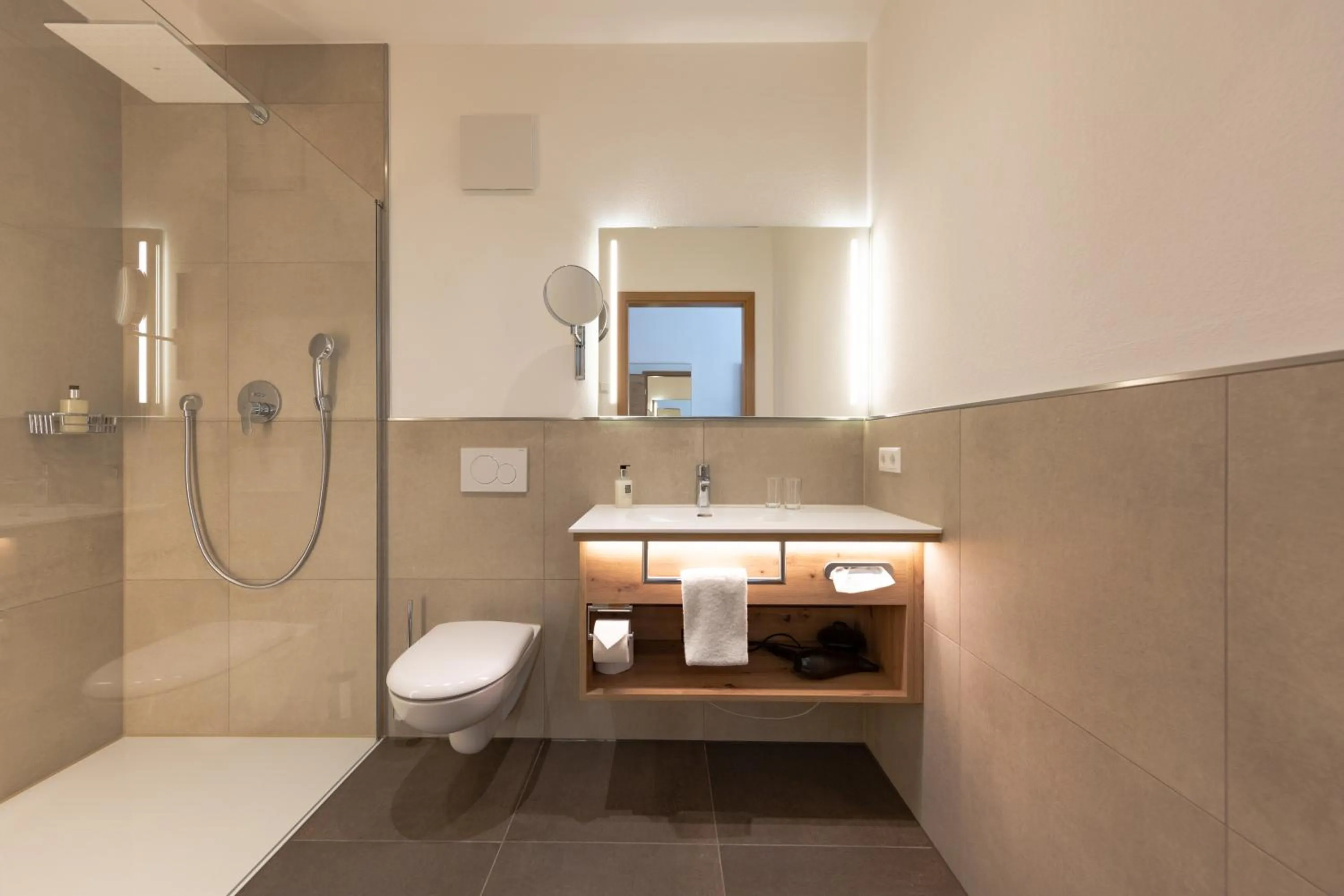 Shower in Hotel Restaurant Zur Linde