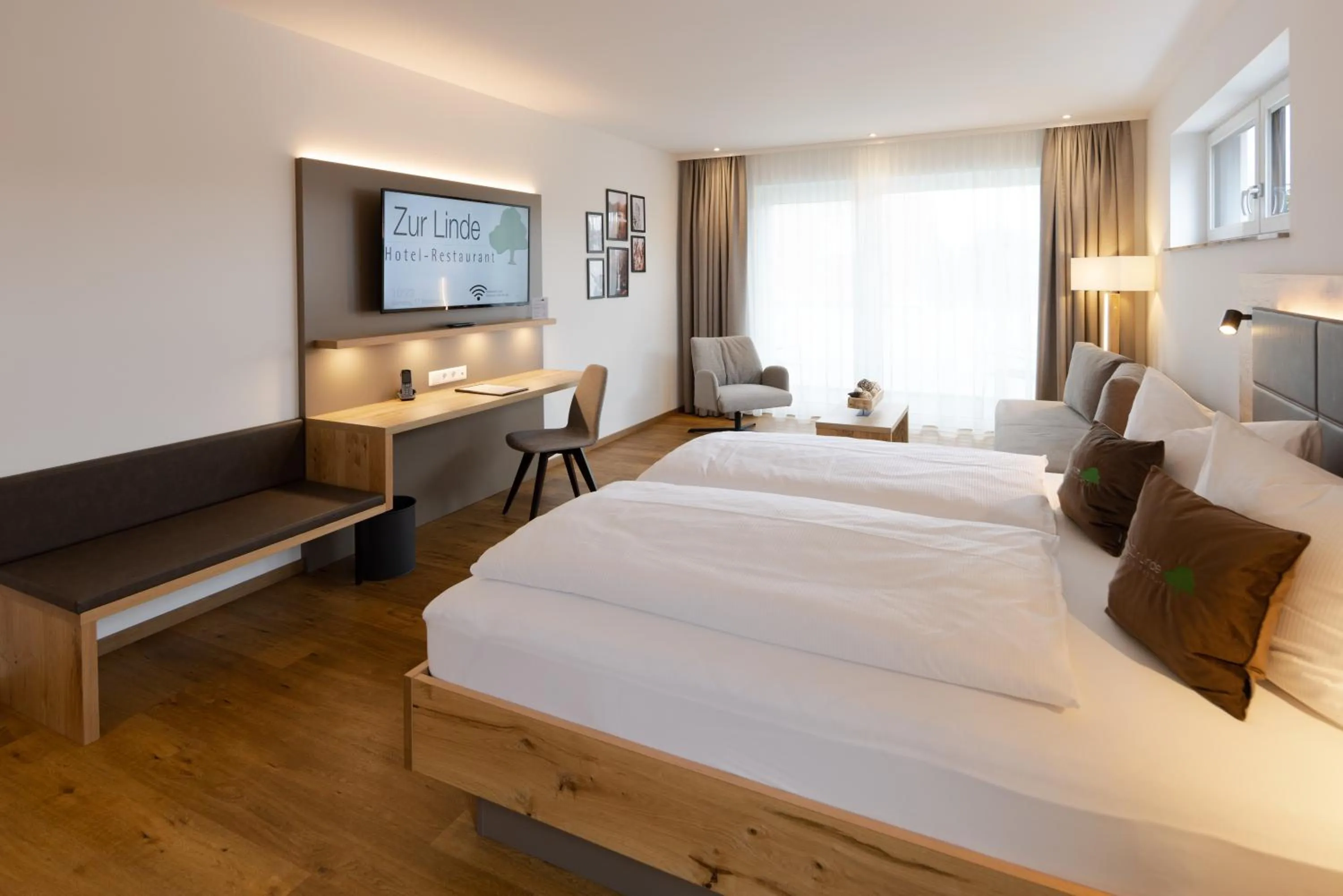 Bed in Hotel Restaurant Zur Linde