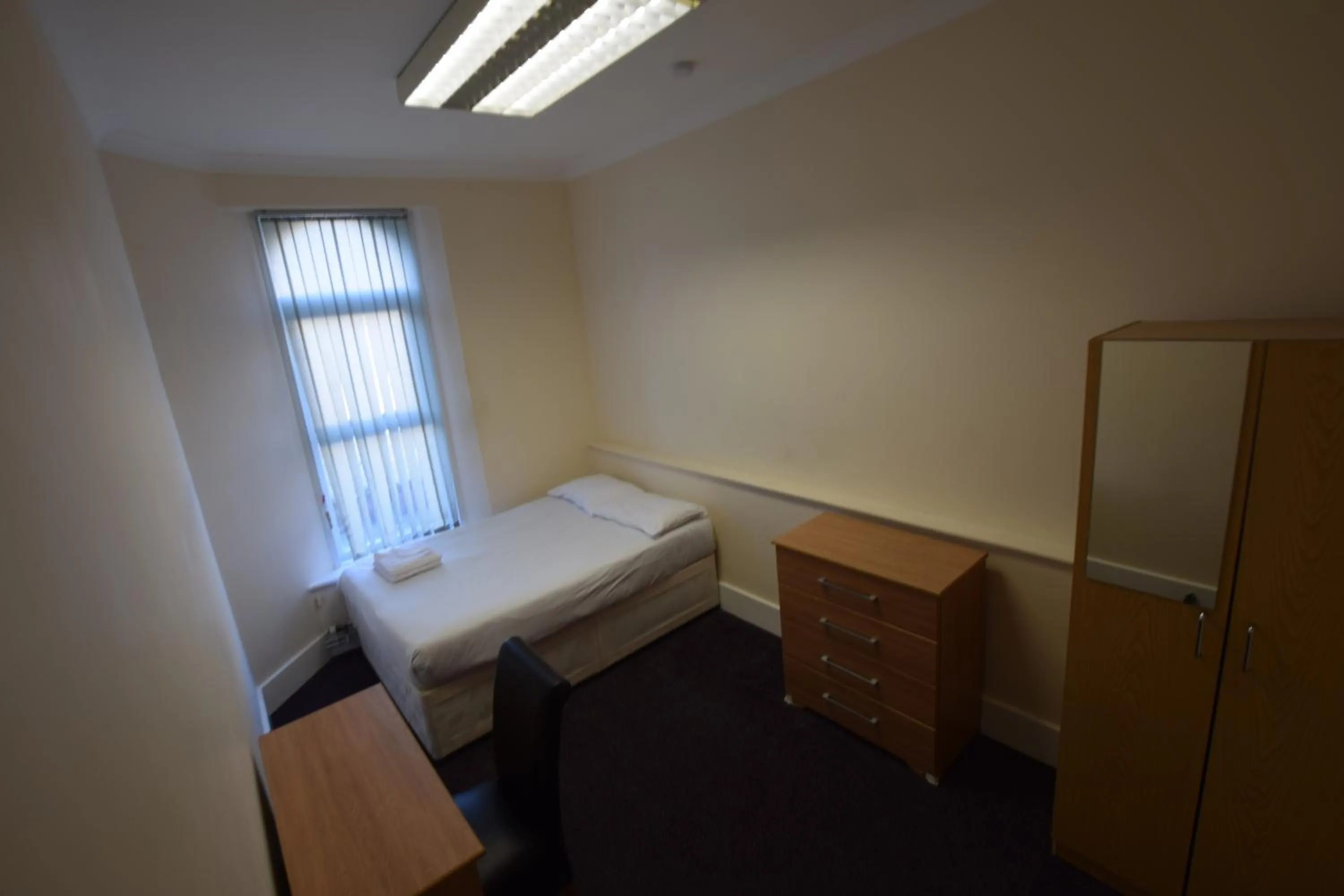 Bedroom, Bed in York Hotel