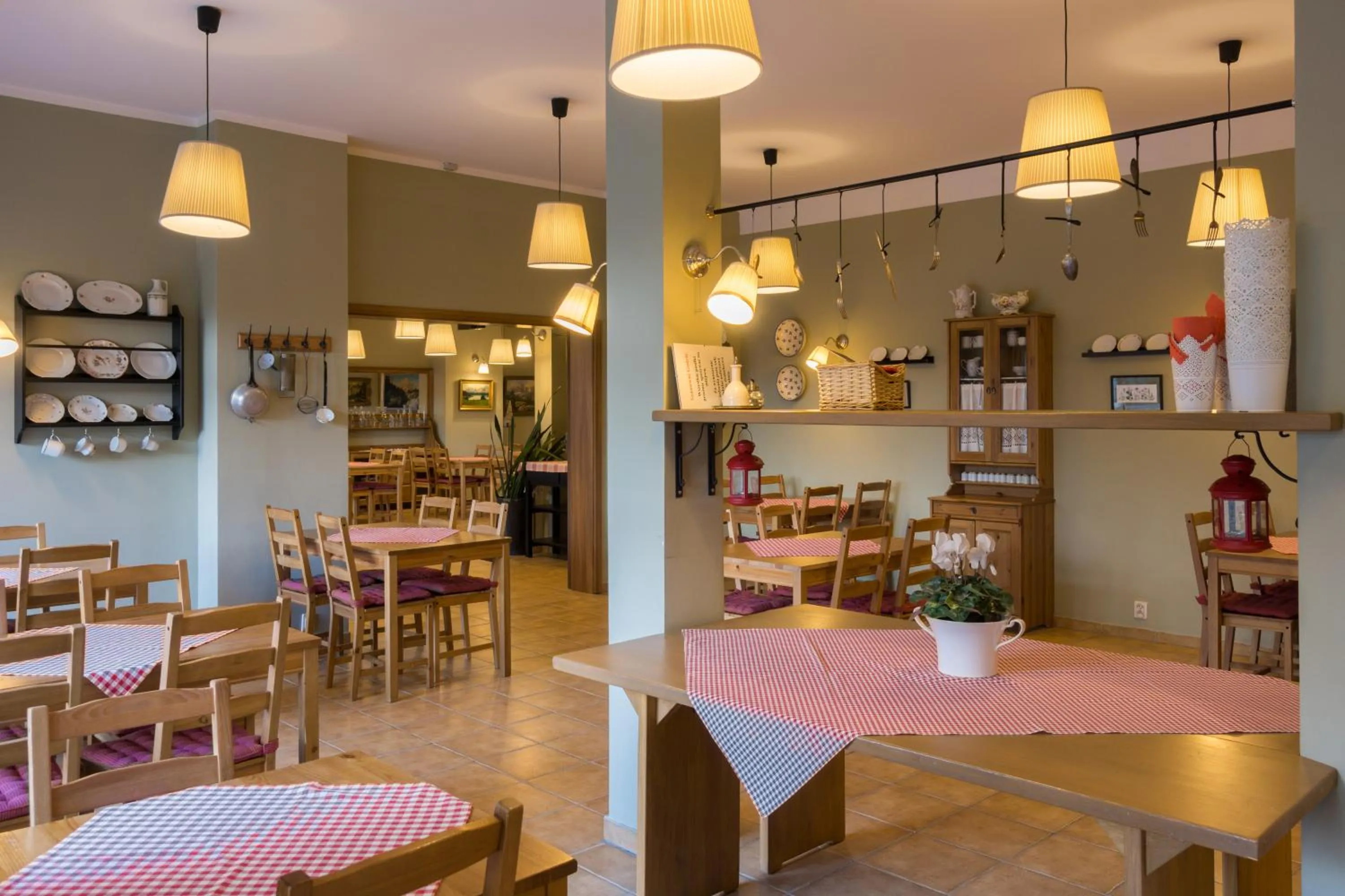 Restaurant/places to eat in Dom Pod Koziołkami