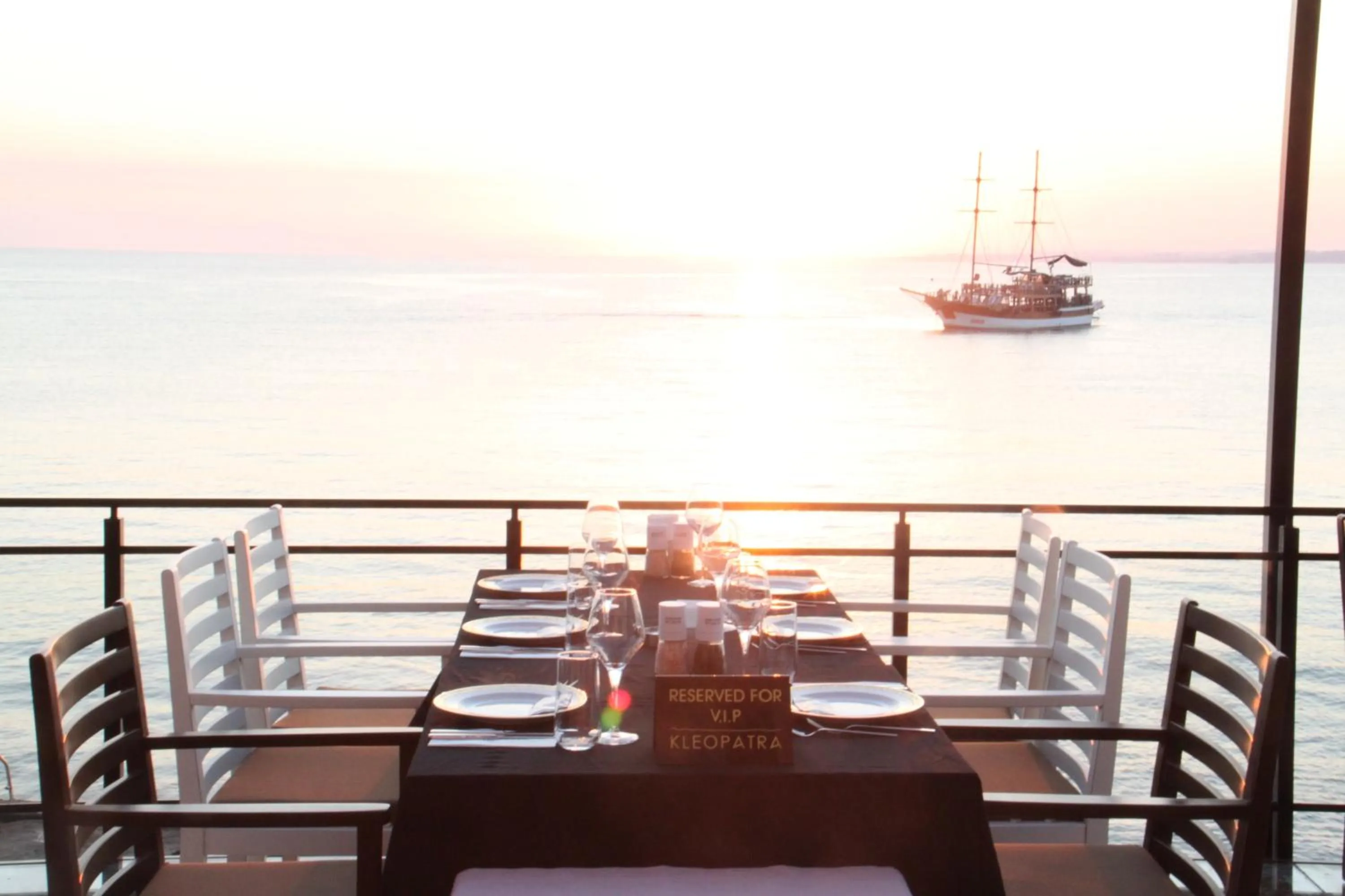 Food and drinks in Side Kleopatra Hotel