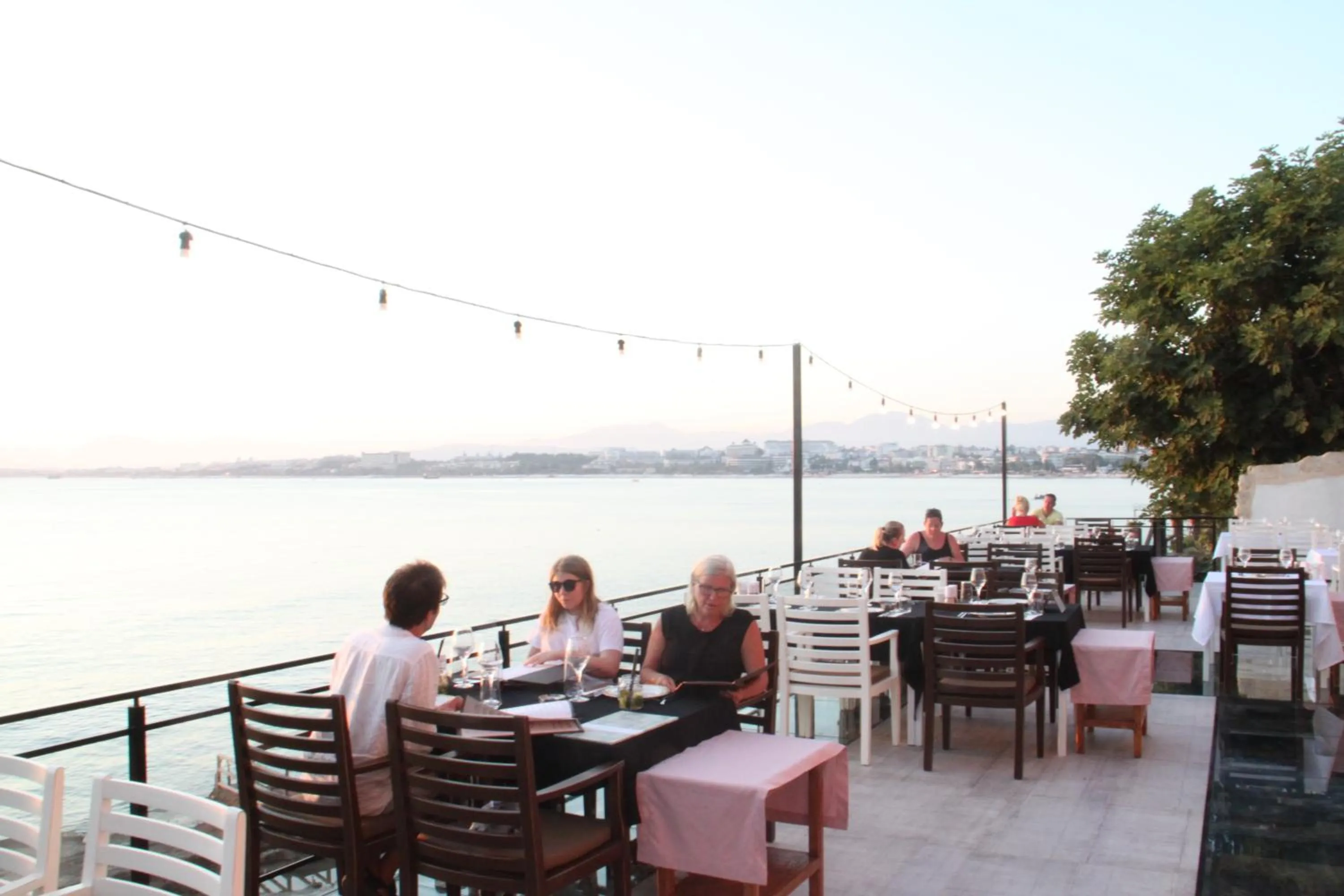 Food and drinks in Side Kleopatra Hotel