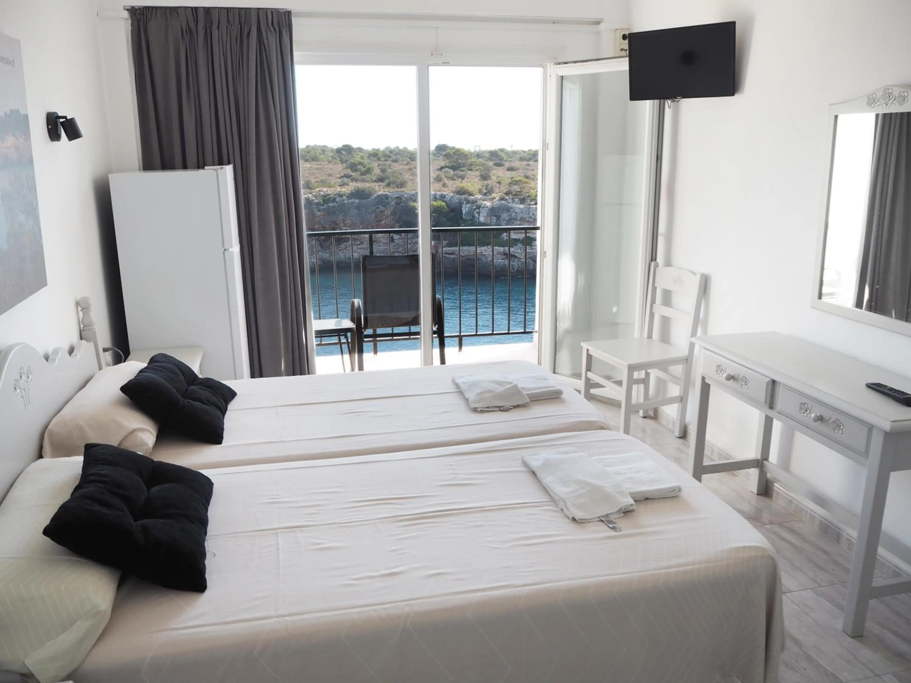 Bedroom, Bed in Hotel Rocamar