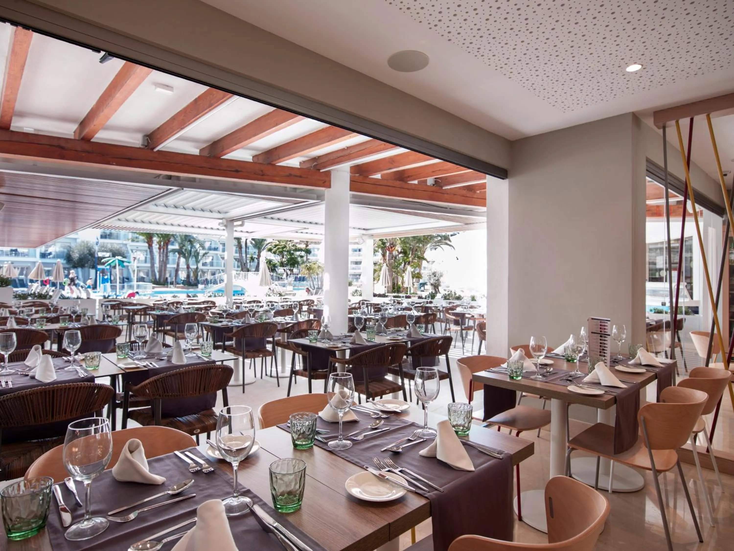 Restaurant/places to eat in Playas Ca's Saboners