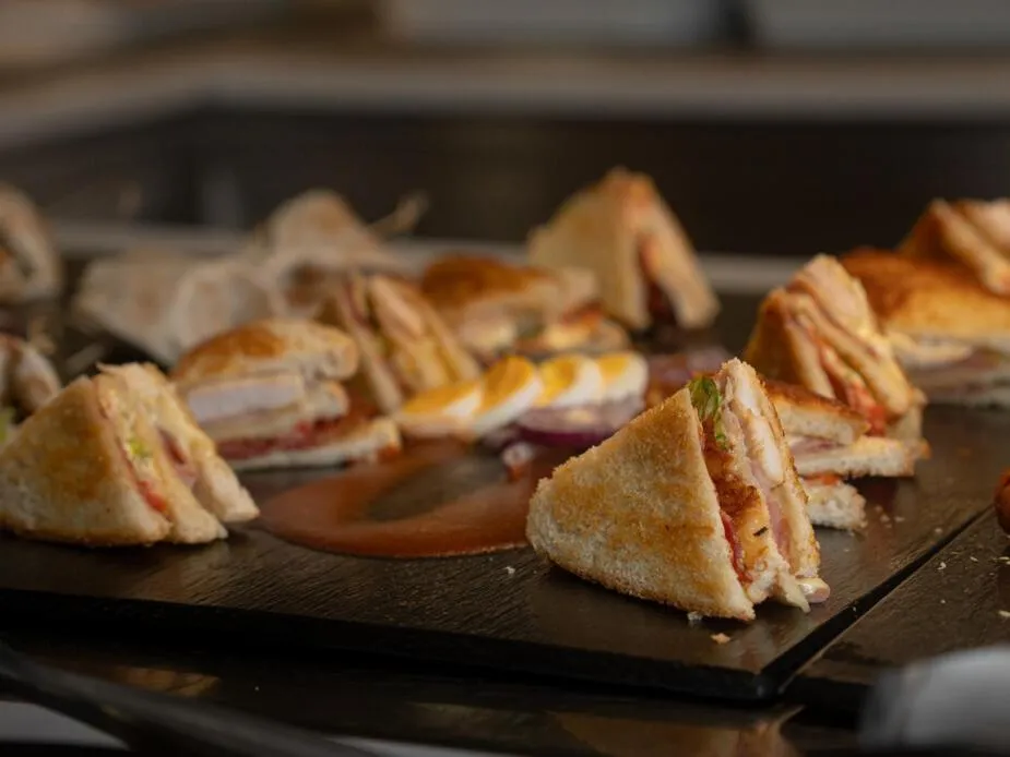 Restaurant/places to eat in Playas Ca's Saboners