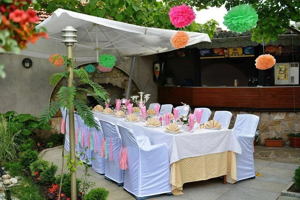 Restaurant/places to eat in Hotel Kapri