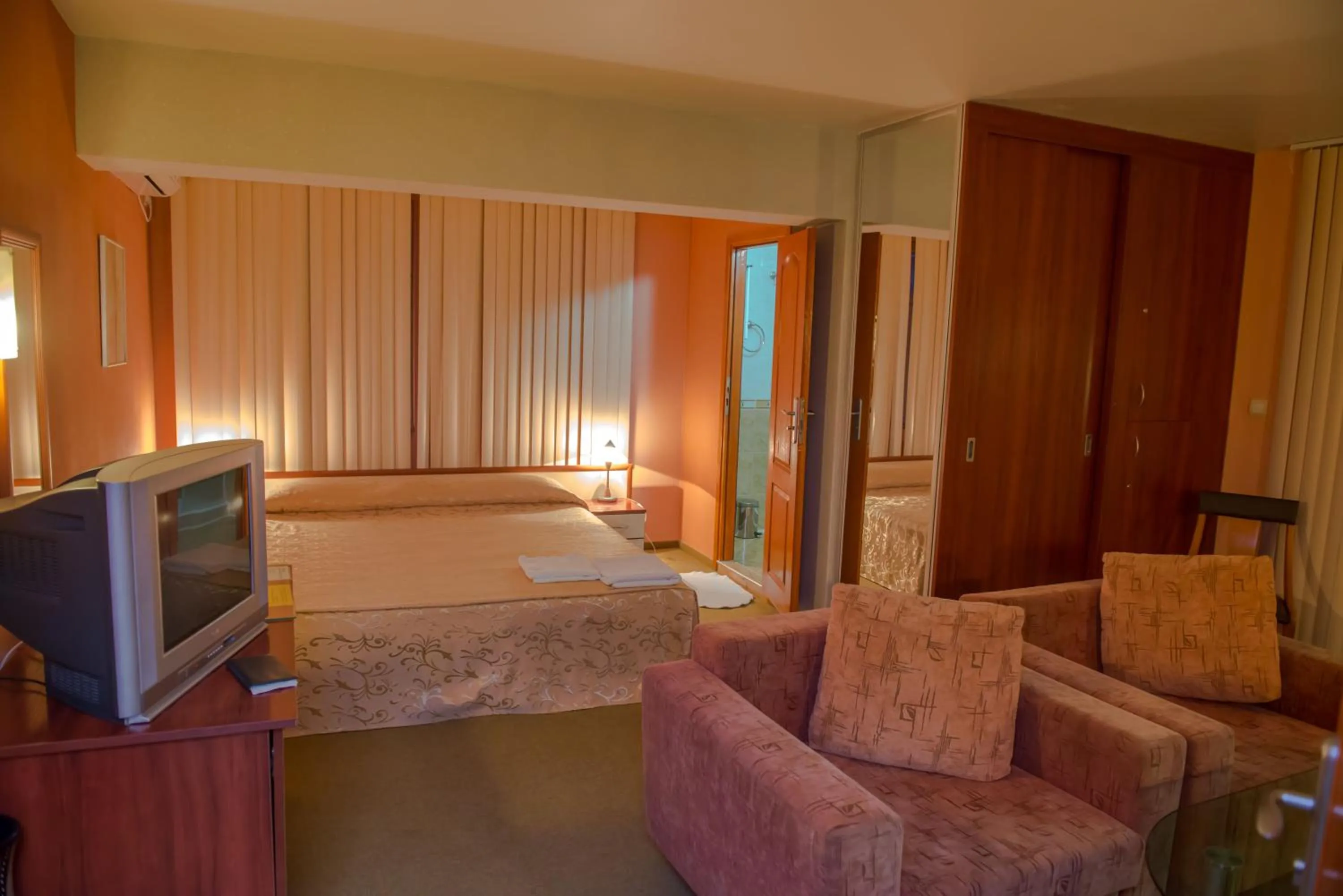 Photo of the whole room, Bed in Hotel Kapri