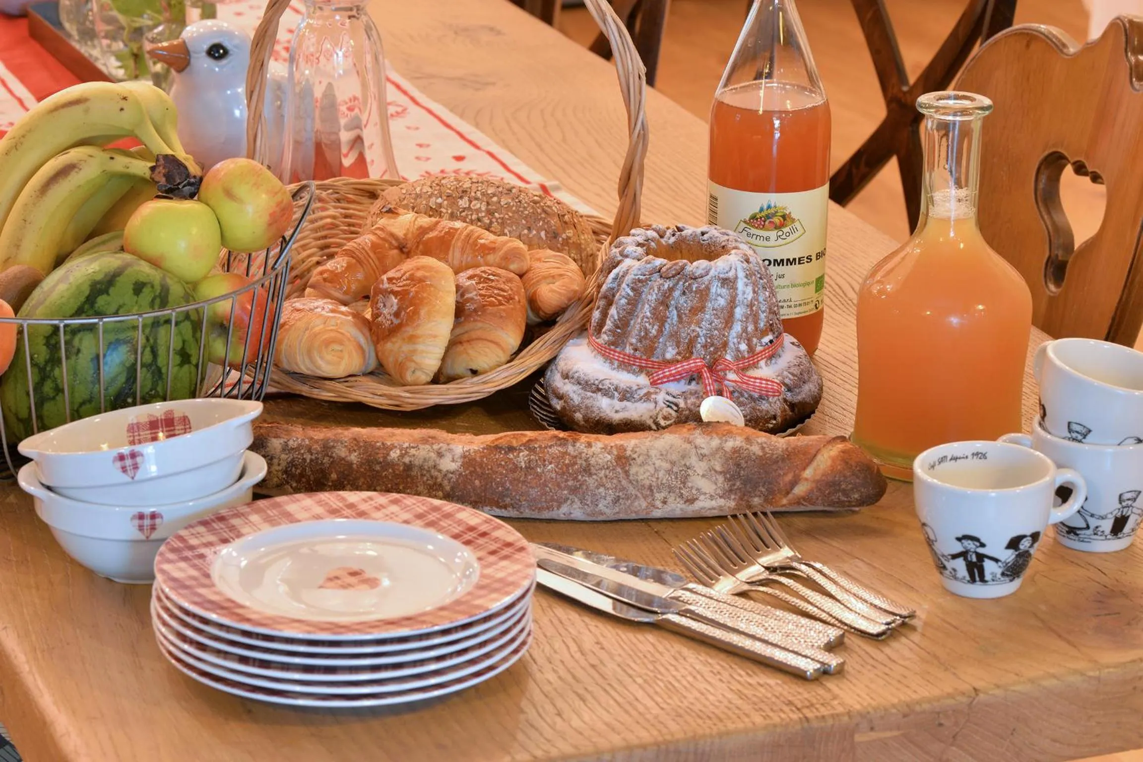Dining area in L'éclos des vignes - Appartements haut de gamme avec Spa