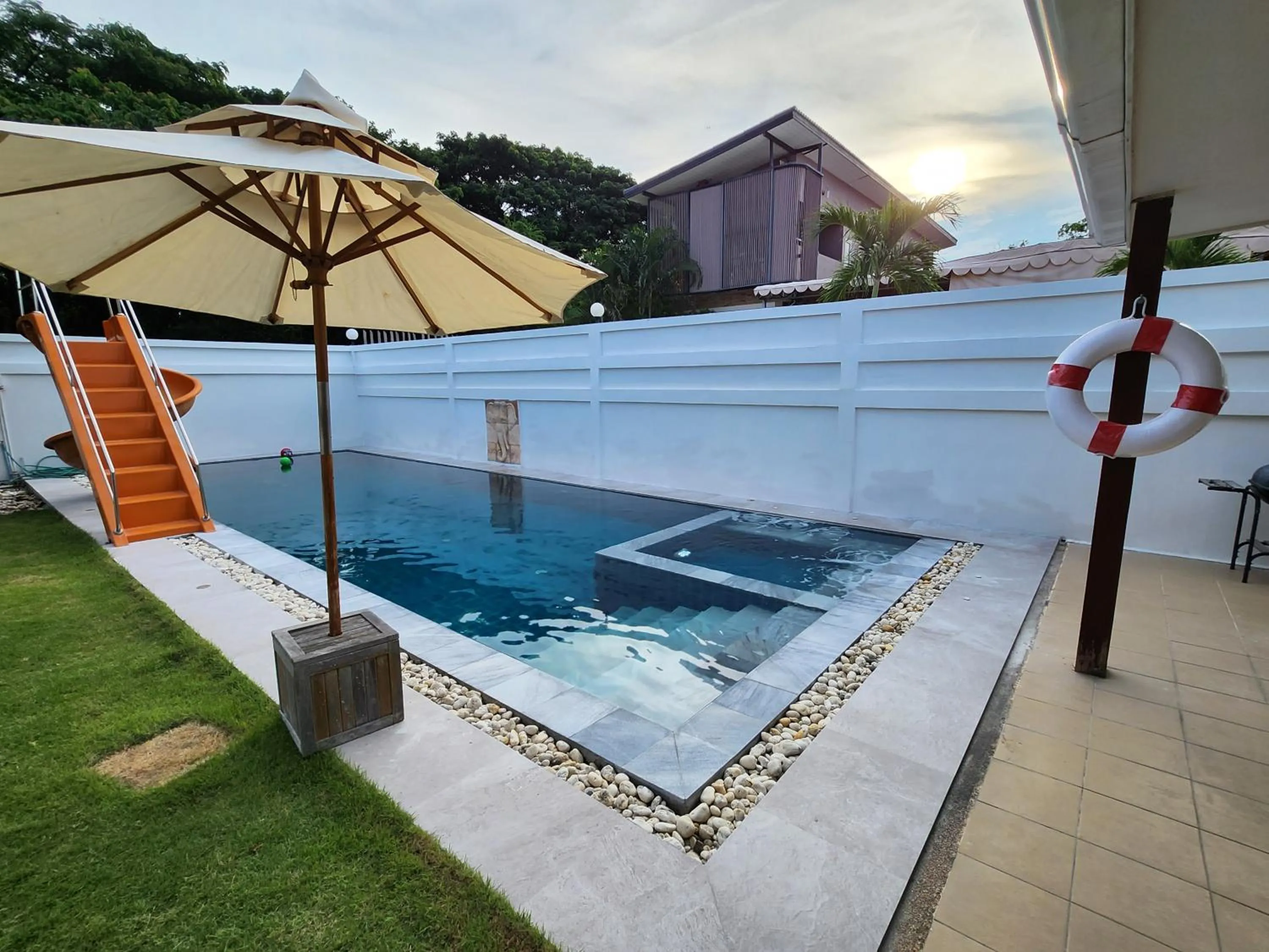Property building in ทิวาพูลวิลล่า หัวหิน Thiva Pool Villa Hua Hin