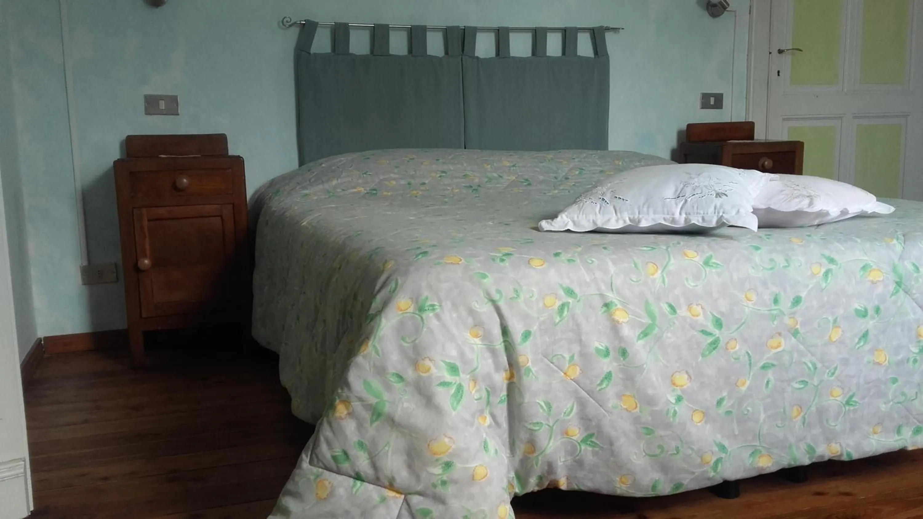 Photo of the whole room, Bed in B&B Al Mutpron