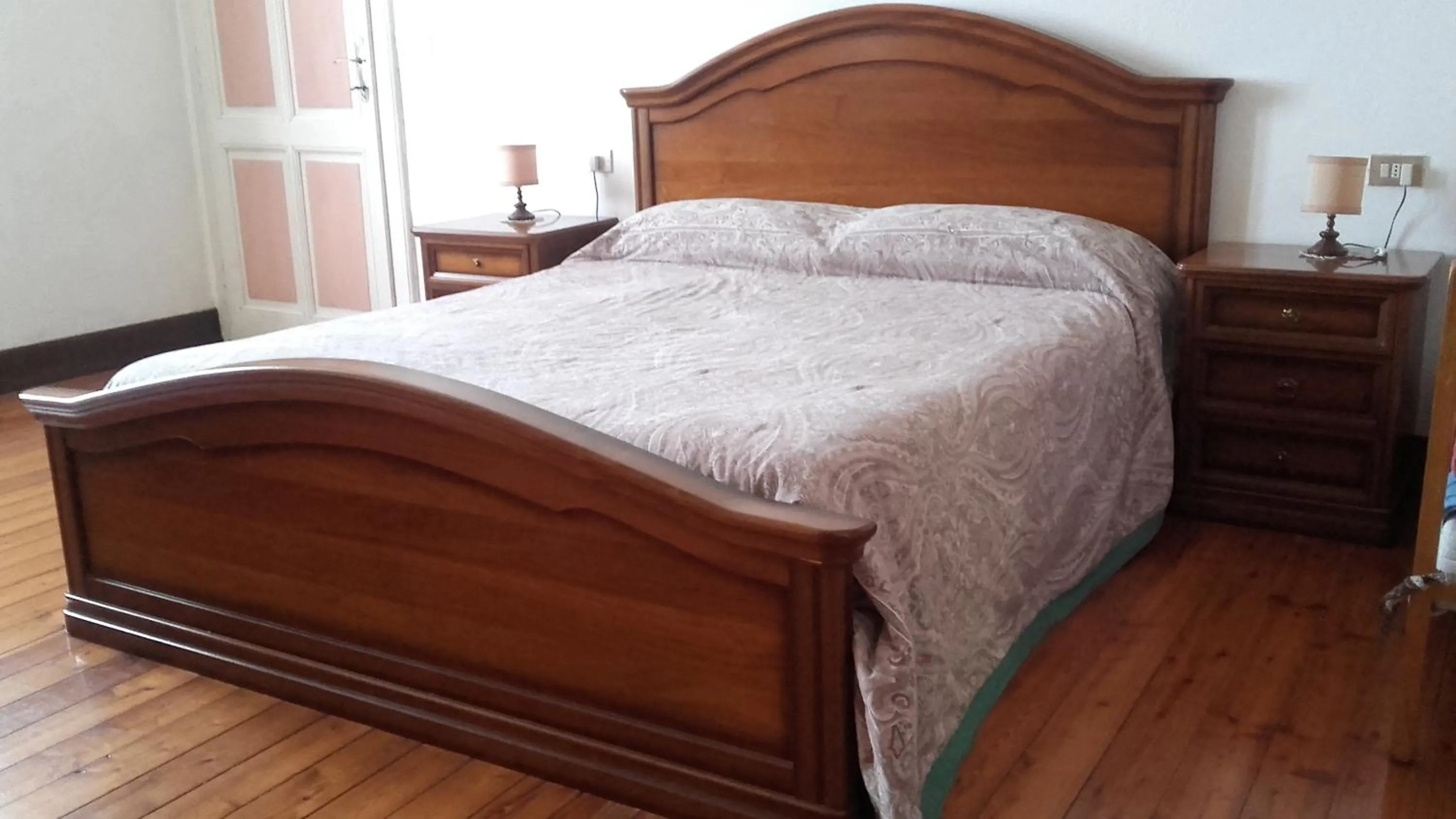 Photo of the whole room, Bed in B&B Al Mutpron