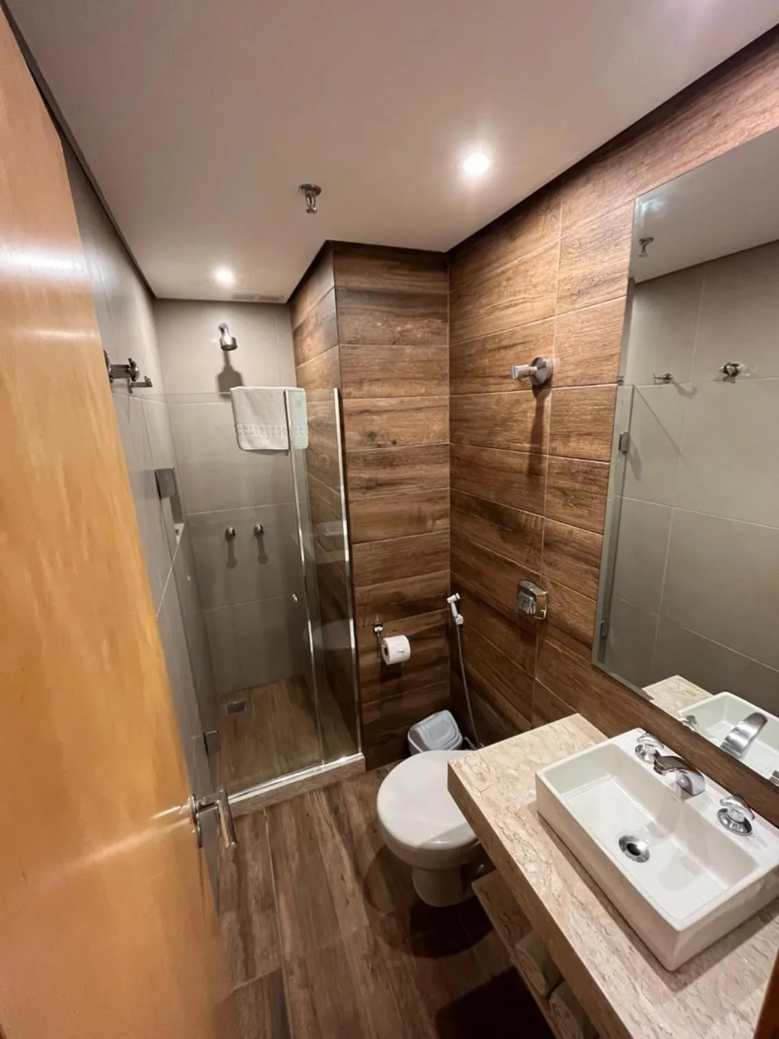 Bathroom in Atlantis Copacabana Hotel