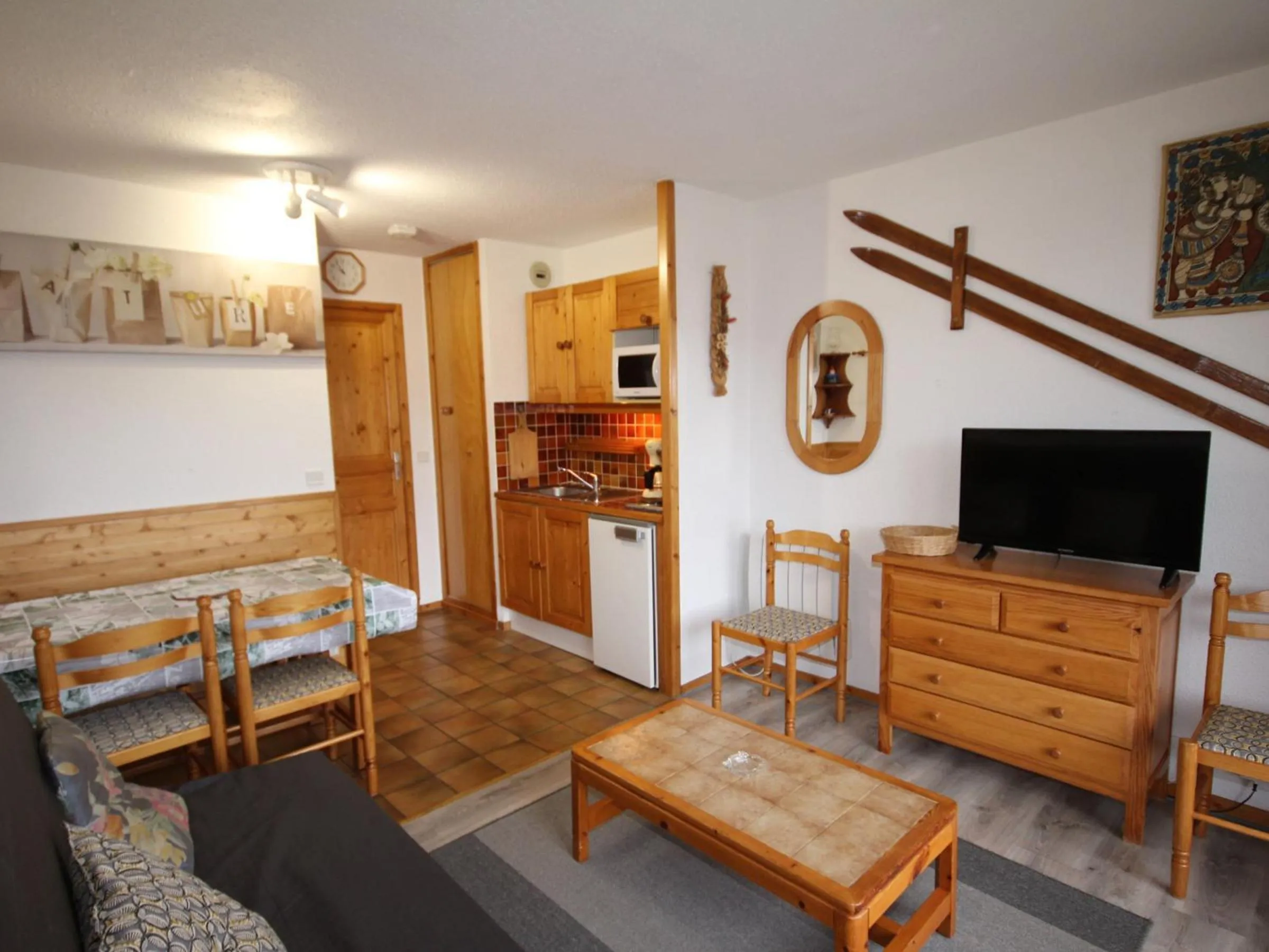 Studio cabine avec grande terrasse et emplacement idéal - FR-1-293-15