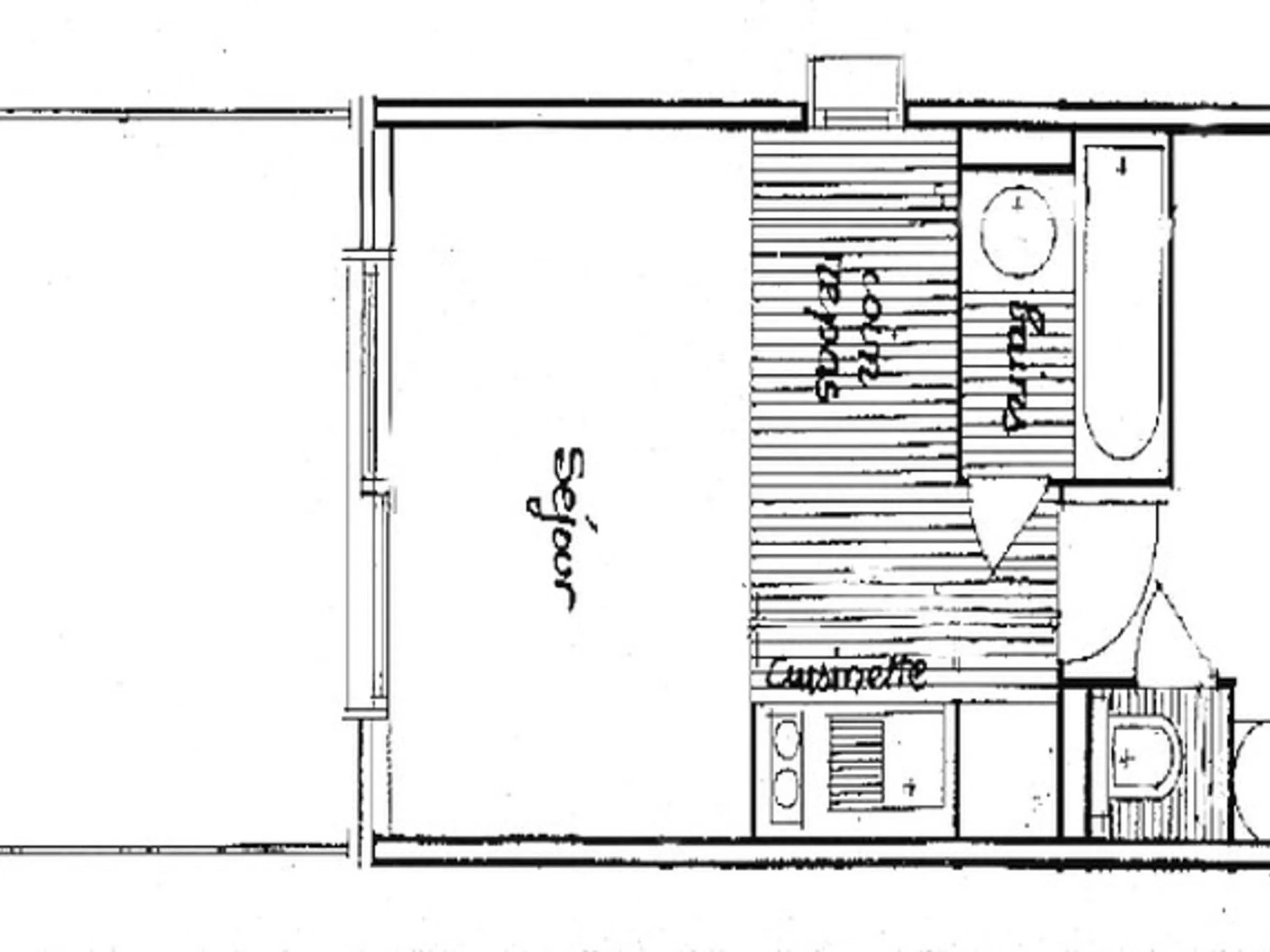 Studio cabine avec grande terrasse et emplacement idéal - FR-1-293-15