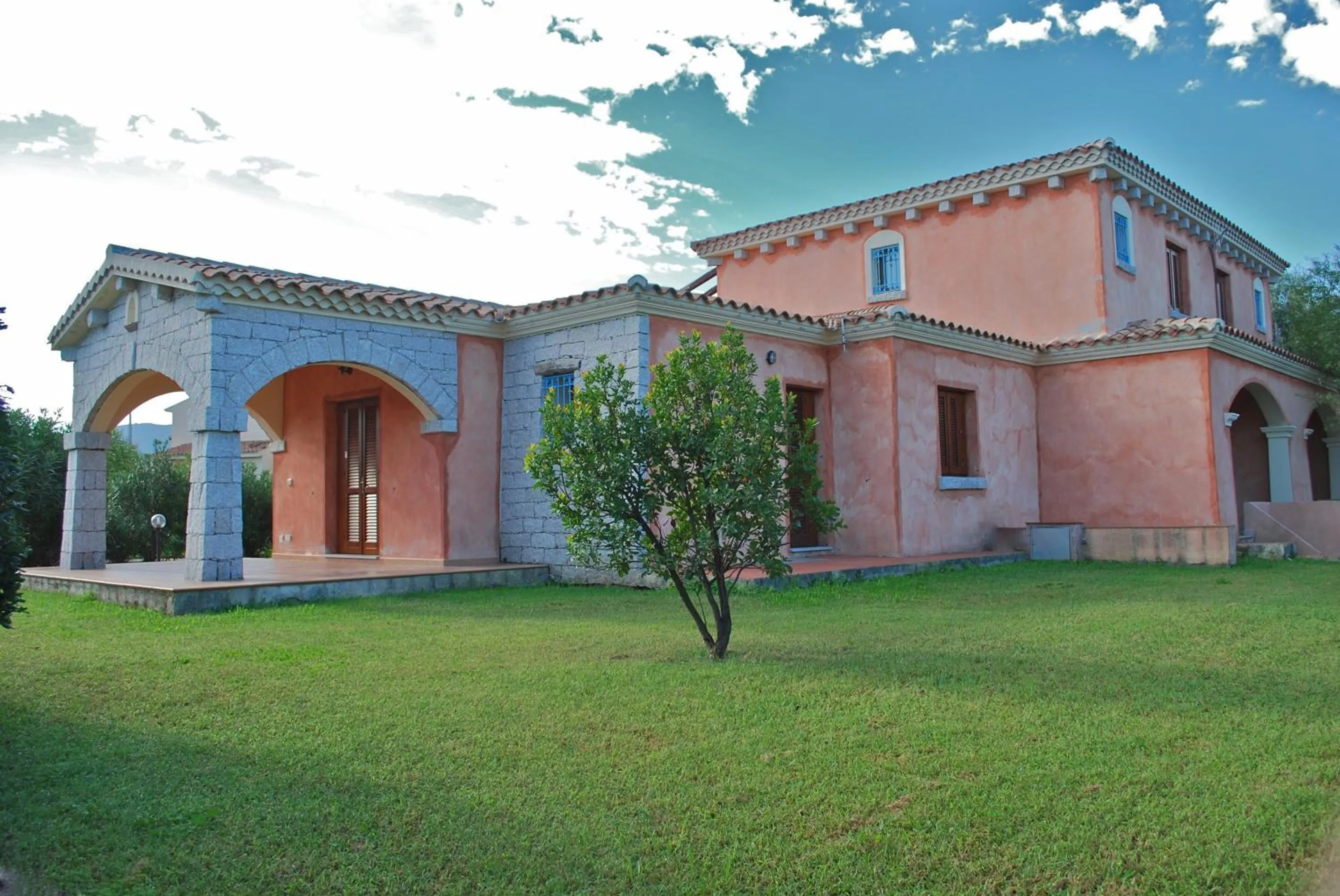 Property building in Vecchio Stazzo