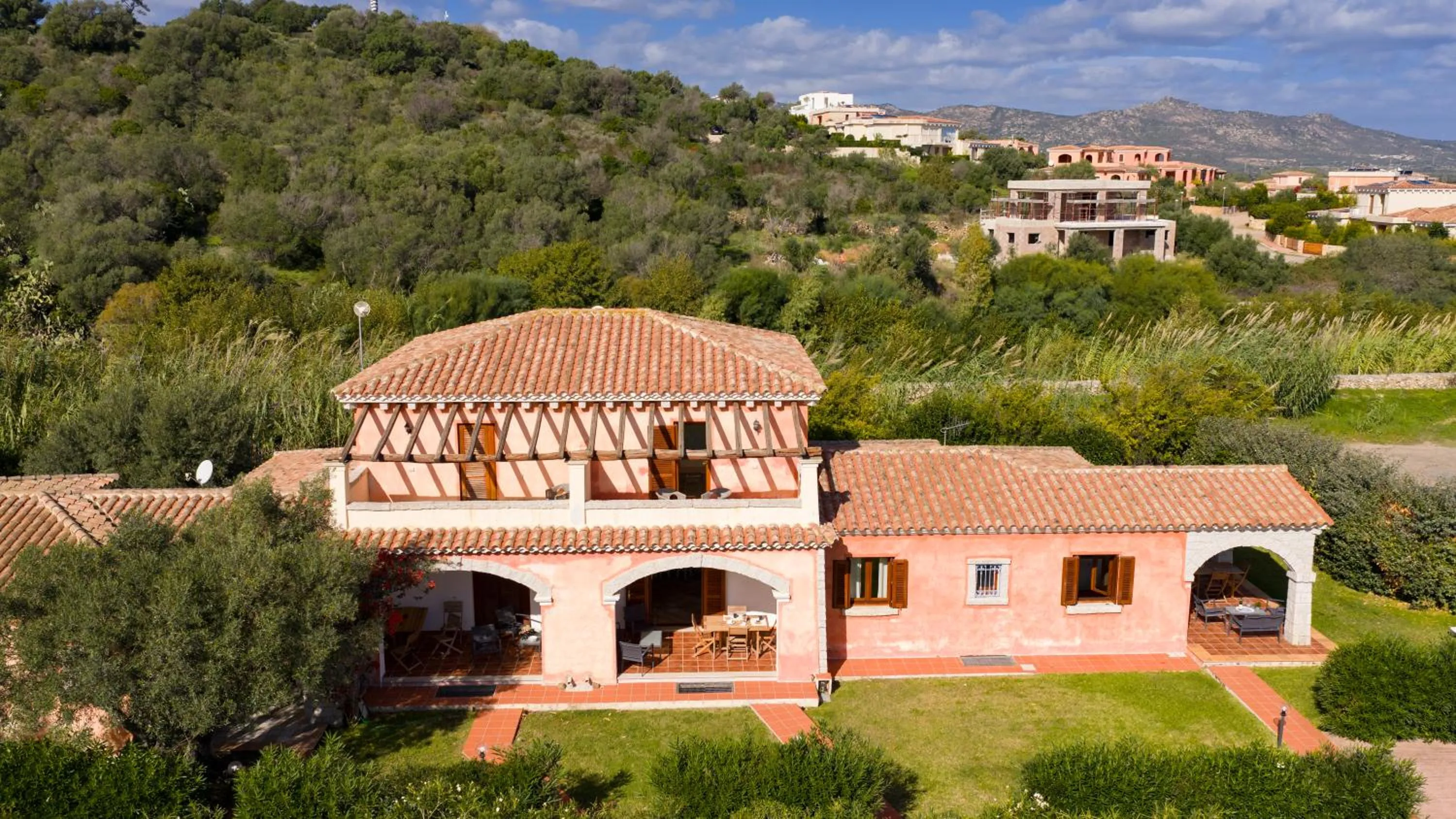 Property building in Vecchio Stazzo