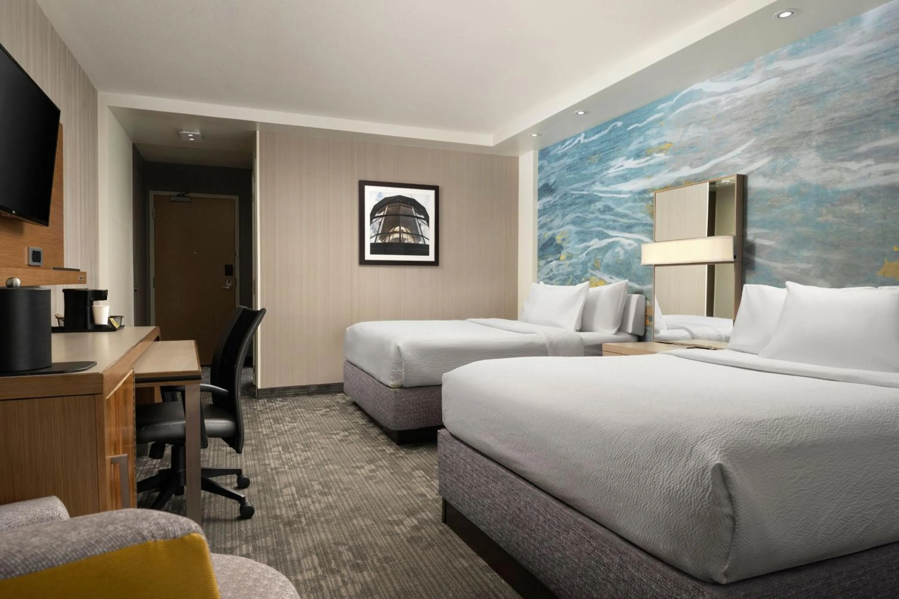 Photo of the whole room, Bed in Courtyard by Marriott Erie Bayfront