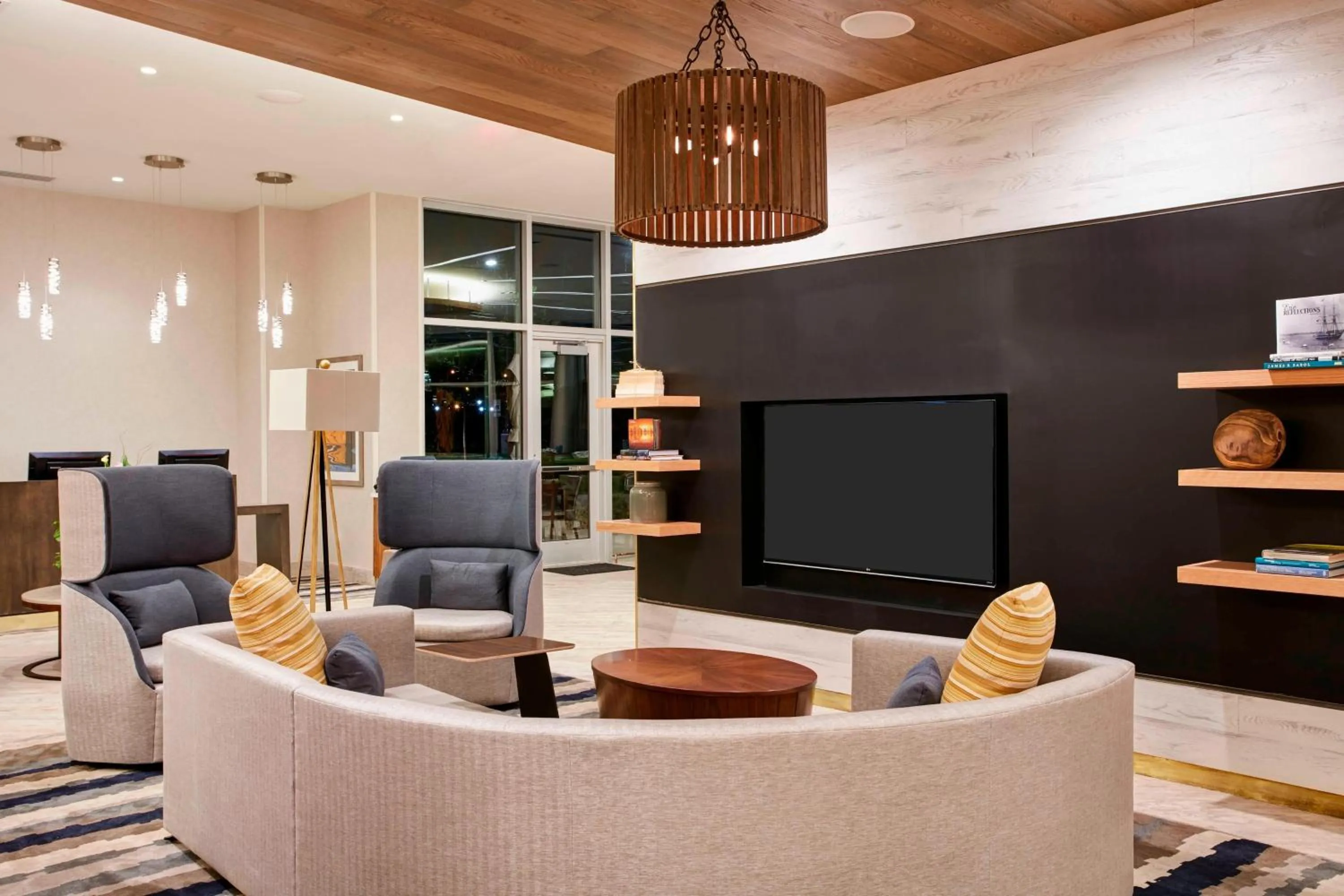 Lobby or reception in Courtyard by Marriott Erie Bayfront