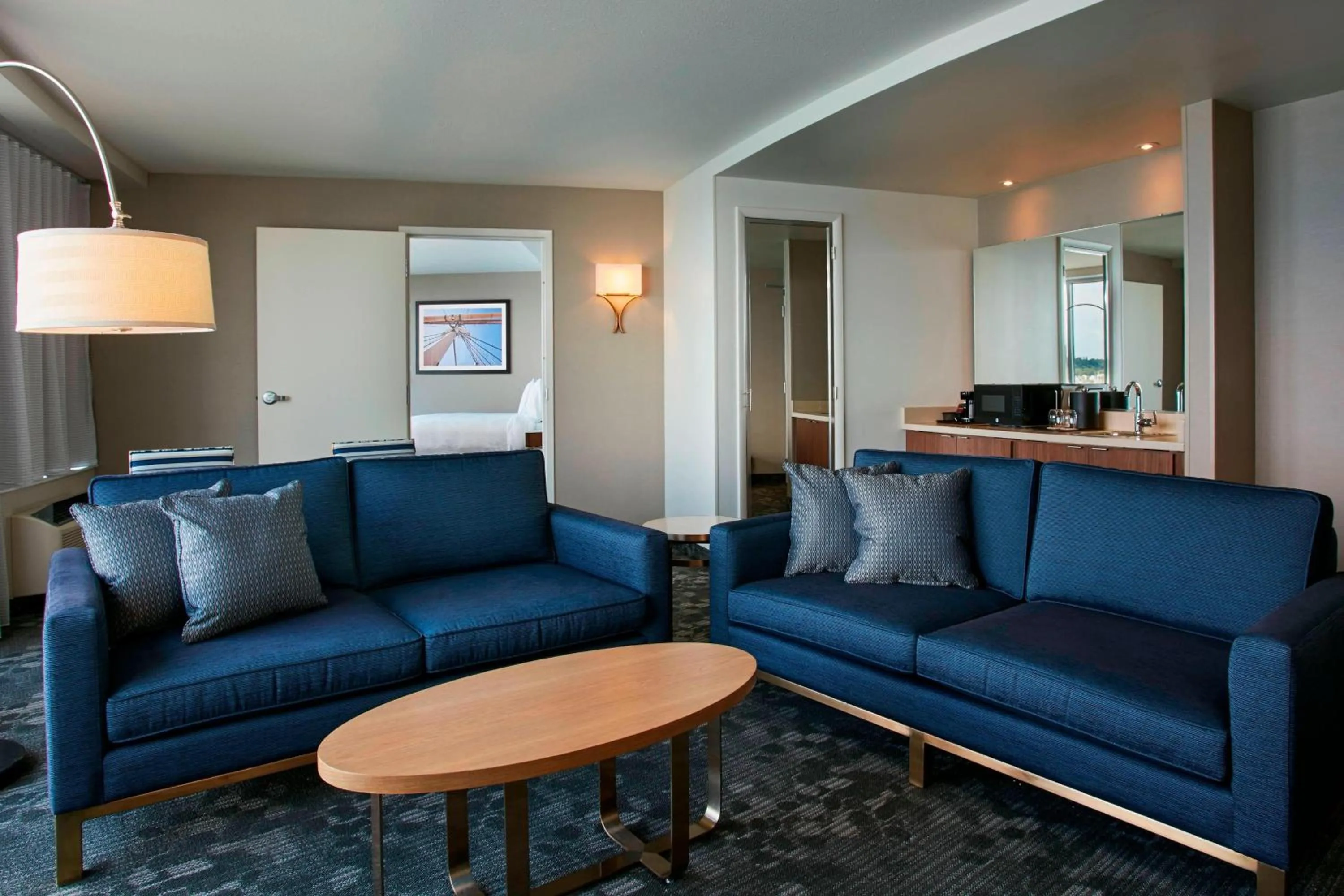 Living room in Courtyard by Marriott Erie Bayfront