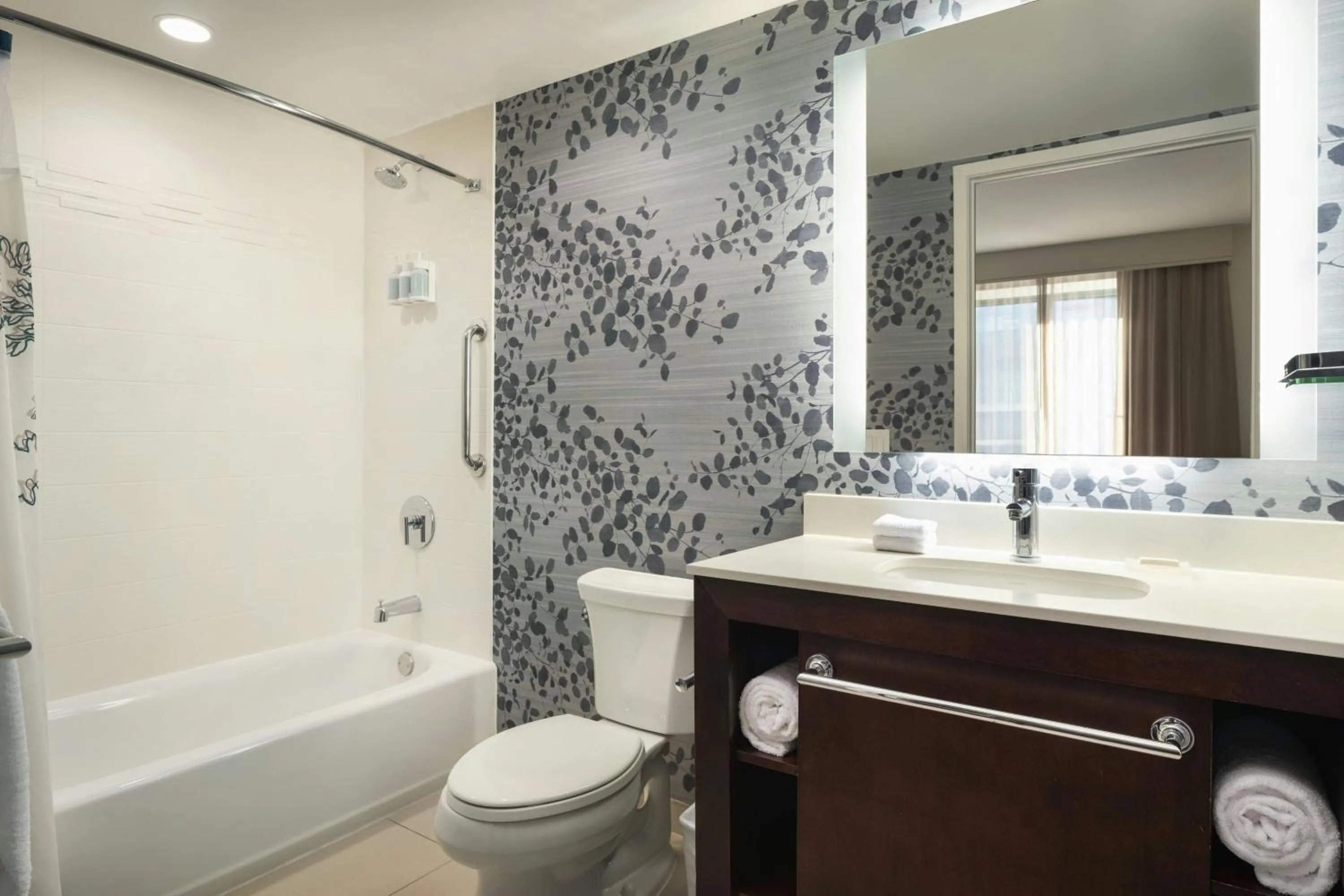 Bathroom in Residence Inn by Marriott Los Angeles Pasadena/Old Town